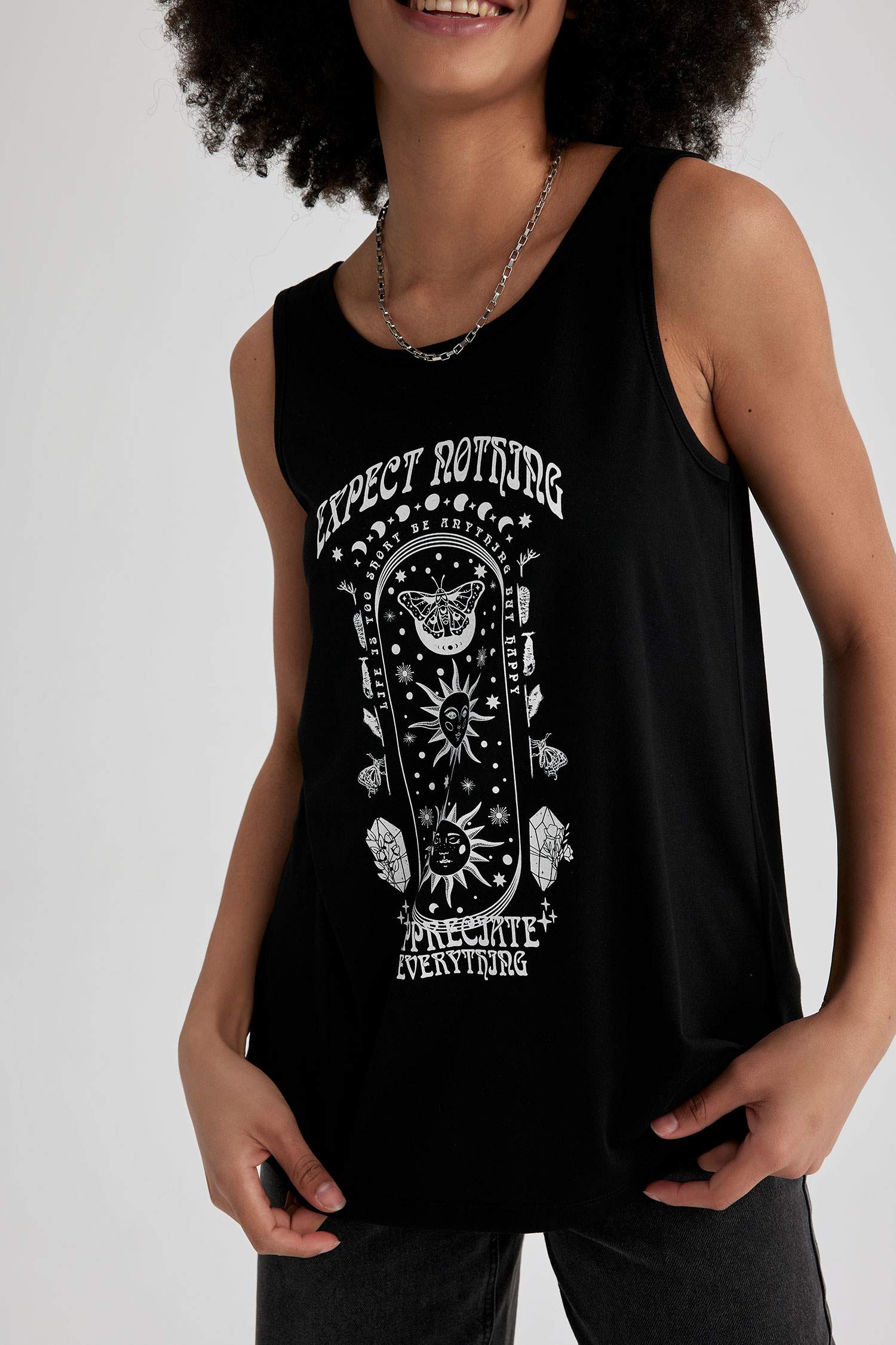 تيشيرت كت قصة عادية مطبوع