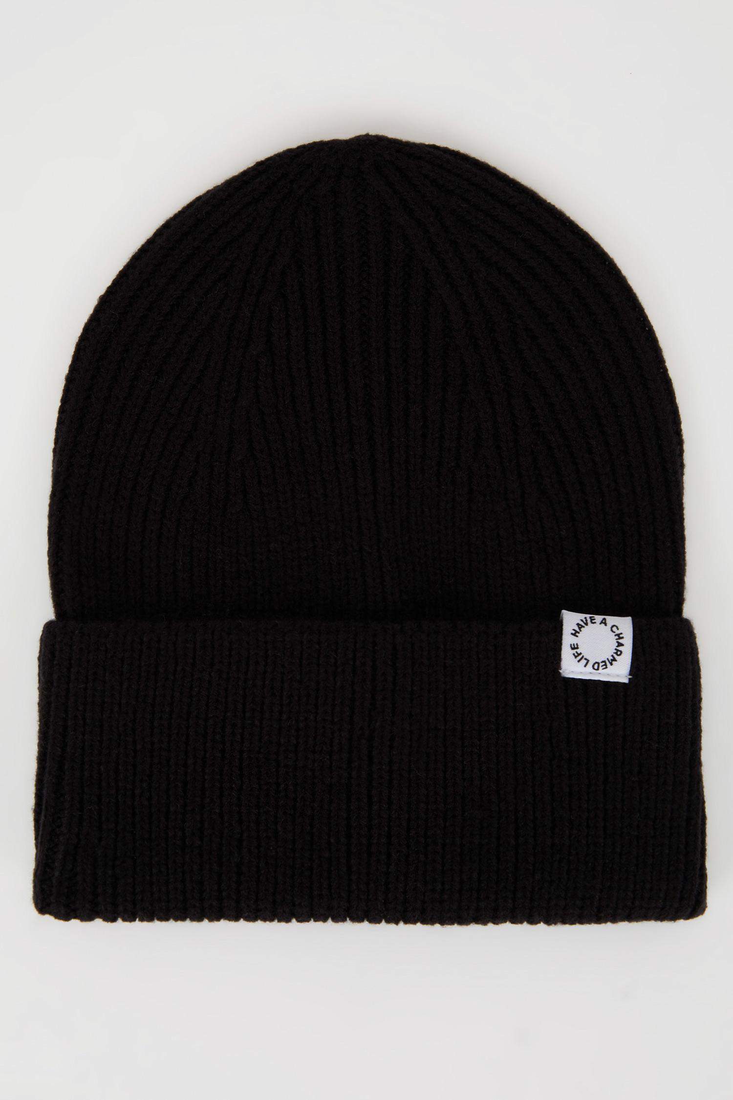 Шапка с принтом для женщин