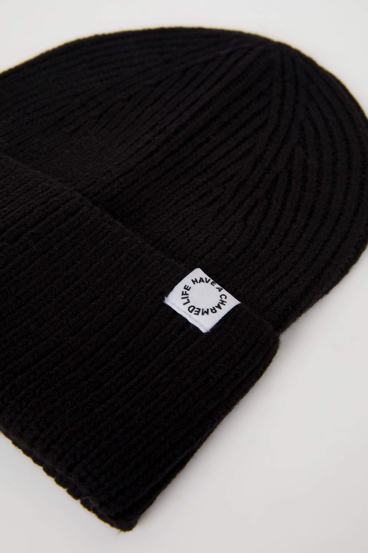 Шапка с принтом для женщин