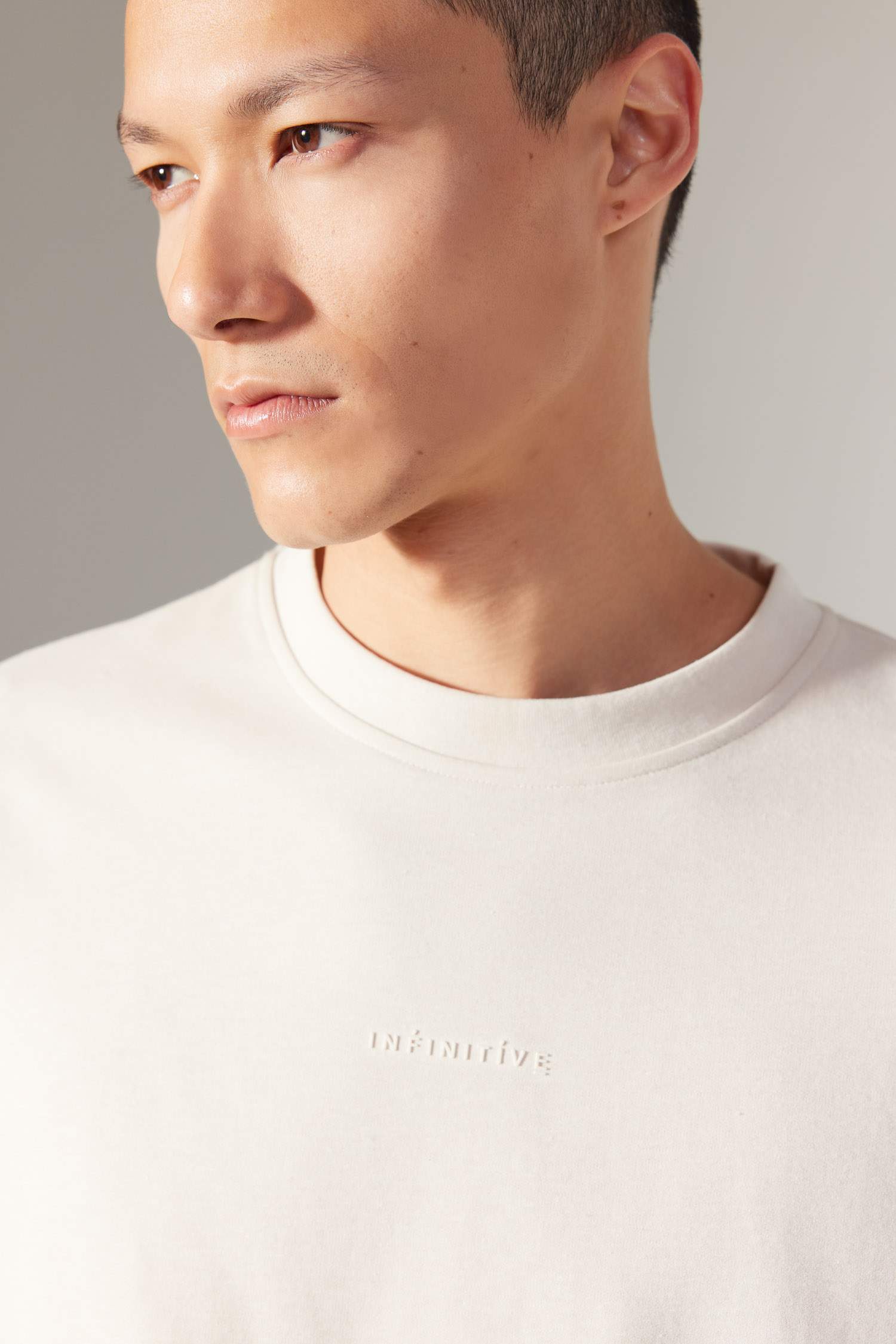 تي شيرت مطبوع قصة عادية برقبة مستديرة