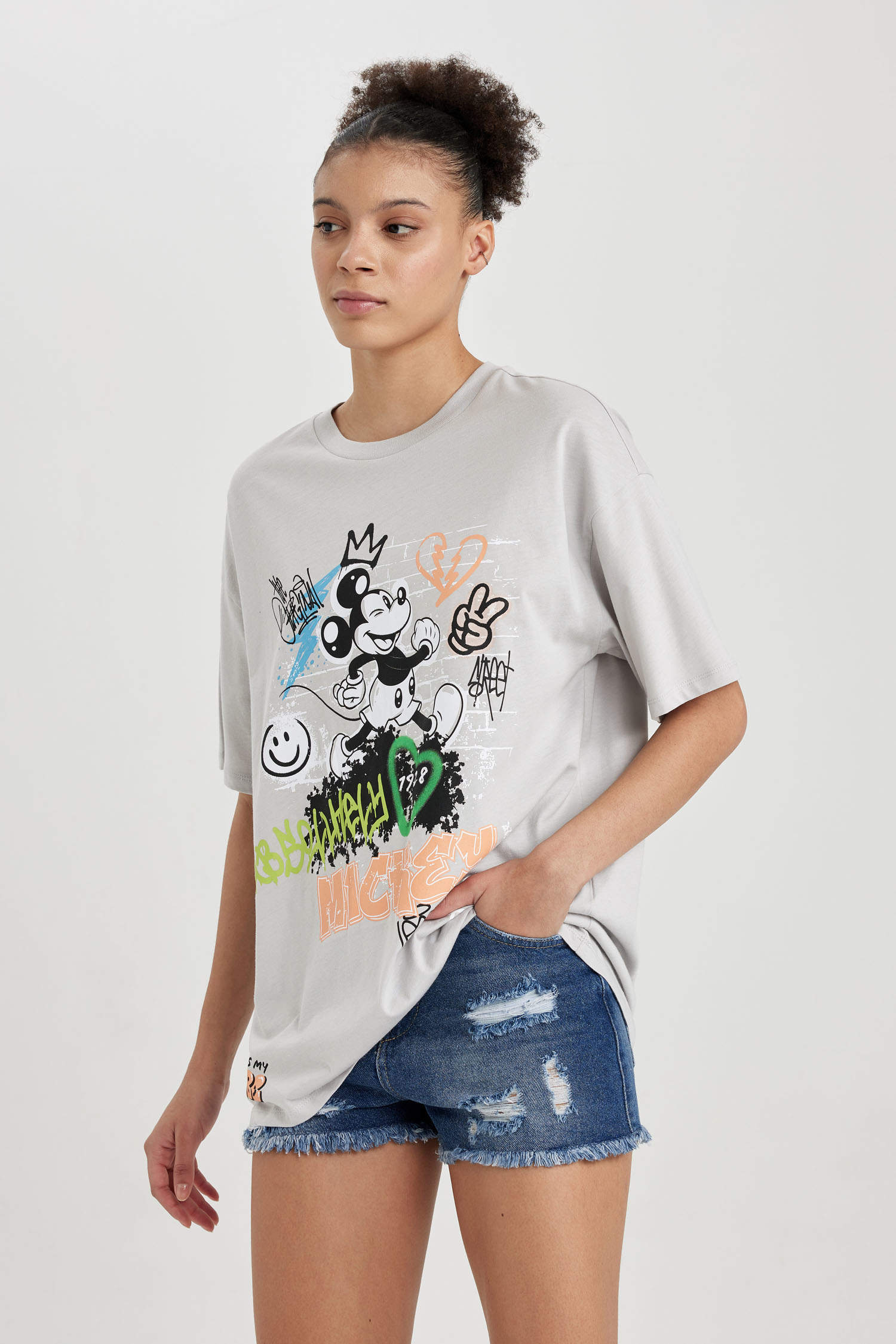 Woman Mickey & Minnie Oversize Fit Printed T-Shirt 2817690 | DeFacto