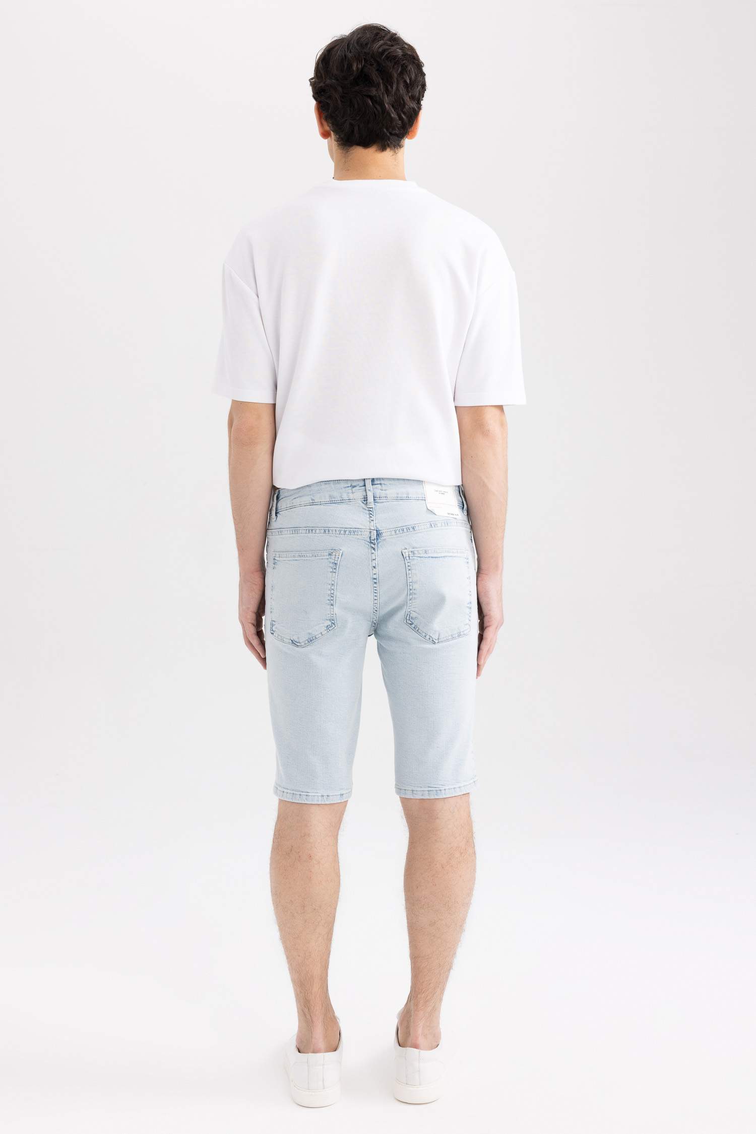 برمودا جينز سكيني فيت أزرق