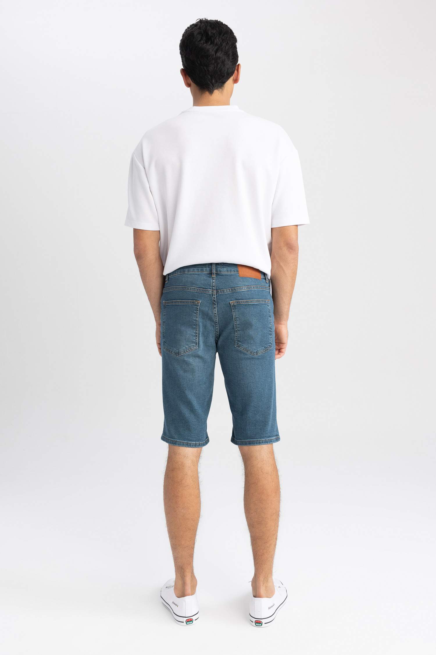 برمودا جينز سليم فيت