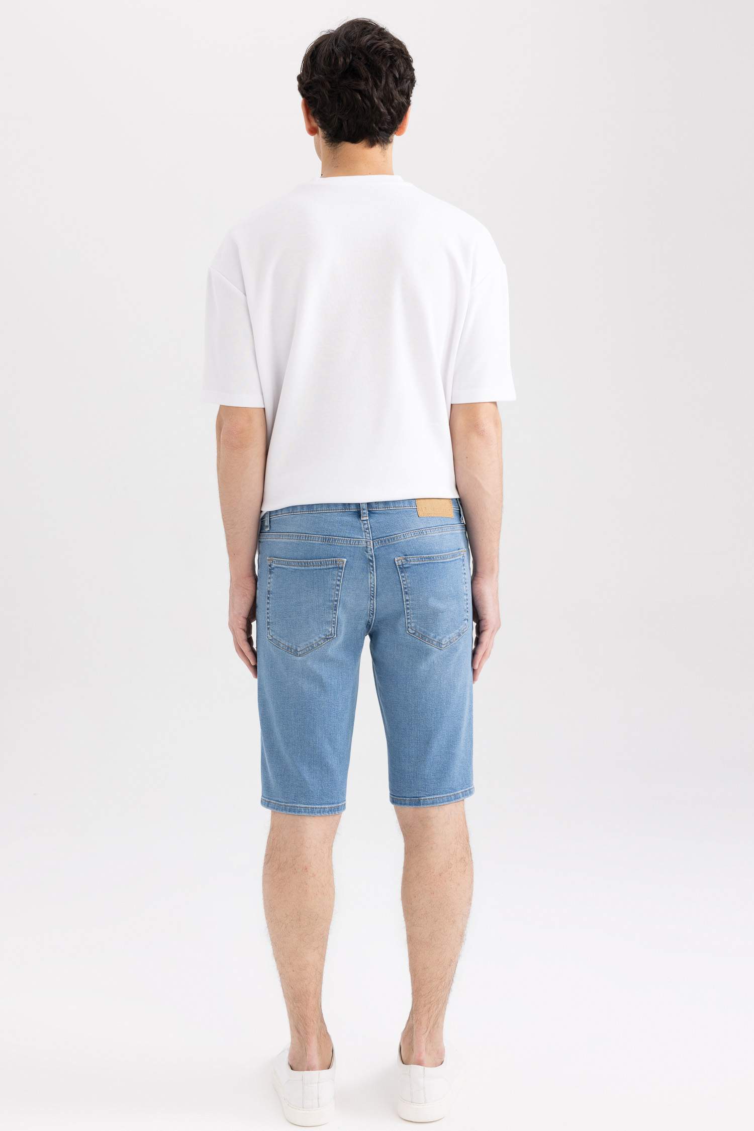 برمودا جينز سليم فيت