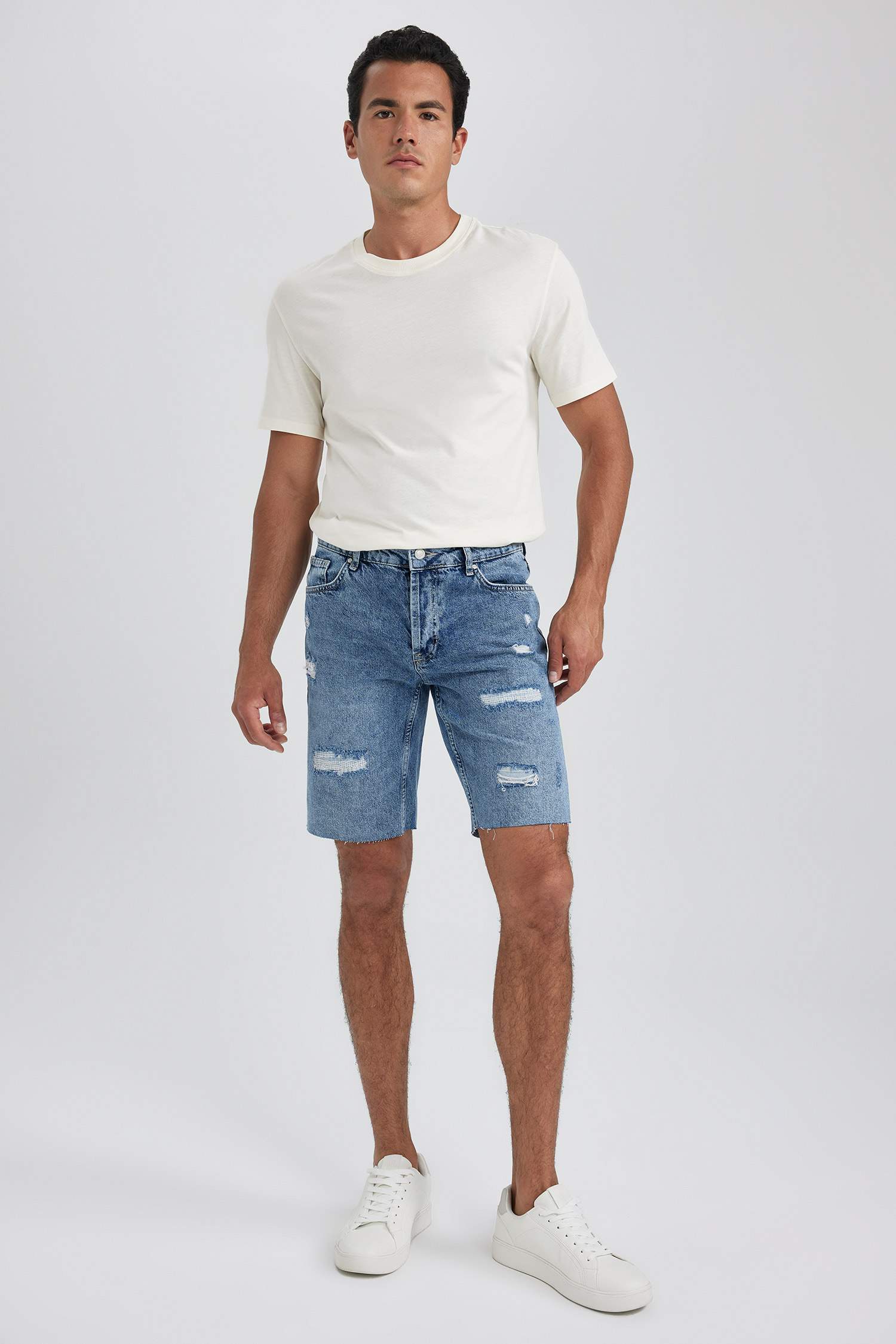 Джинсовые бермуды приталенного кроя