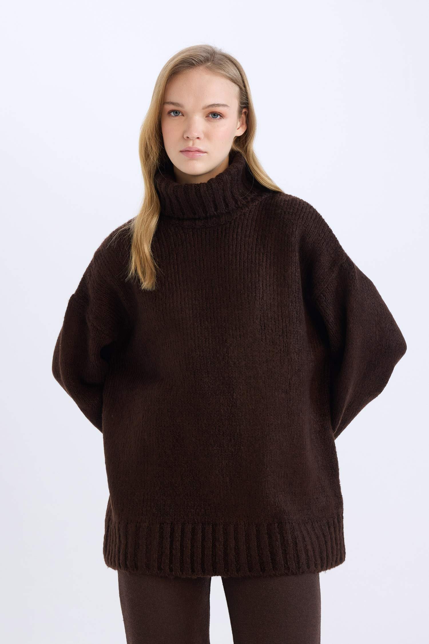 بلوز صوف تريكو طويل اوفر سايز بياخة عالية