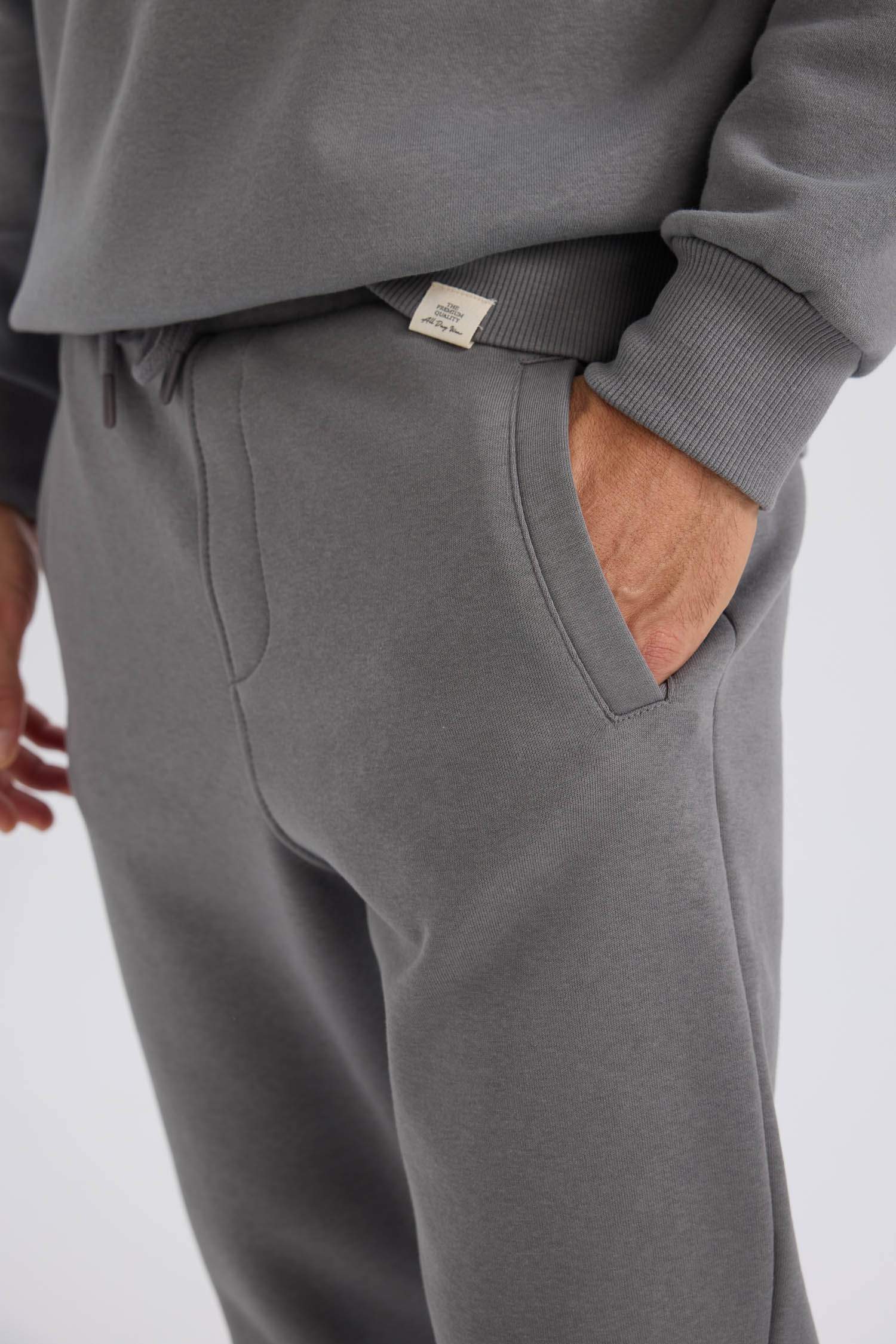 Jogger Eşofman Altı Standart Fit Basic Düz Beli Bağcıklı Lastikli Paça Cepli