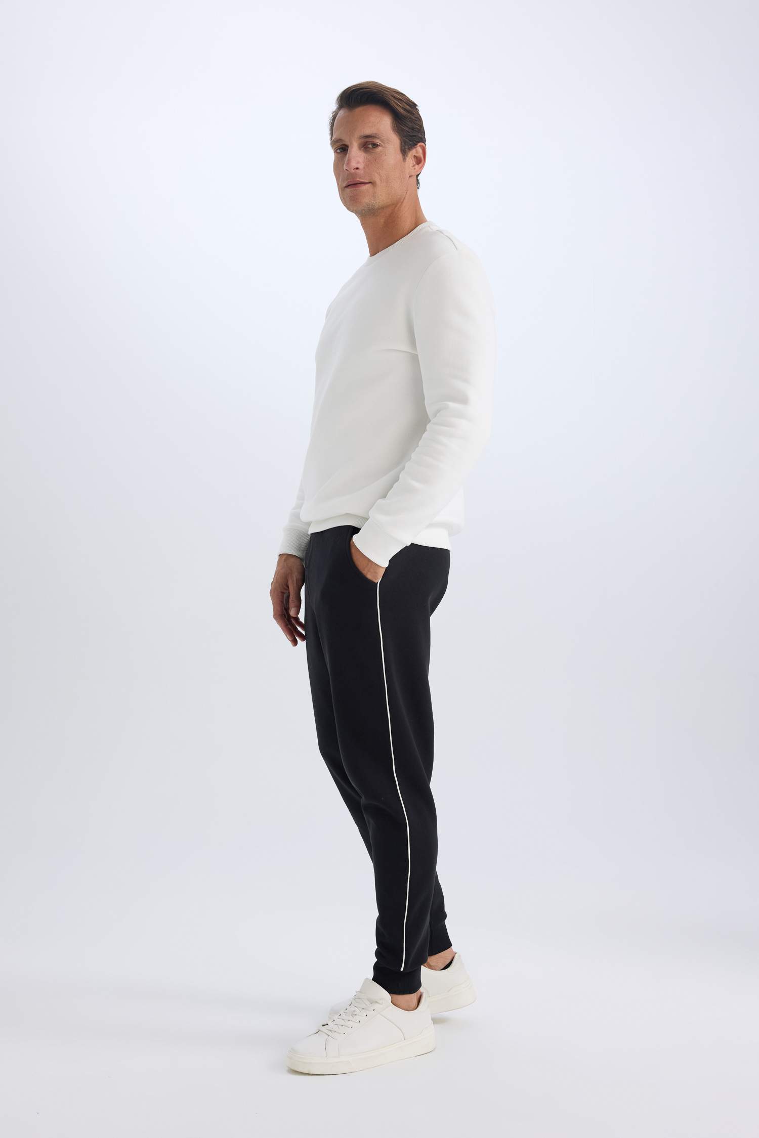 Regular Fit Beli Bağcıklı Lastikli Paça Cepli Basic Düz Kalın Jogger Eşofman Altı