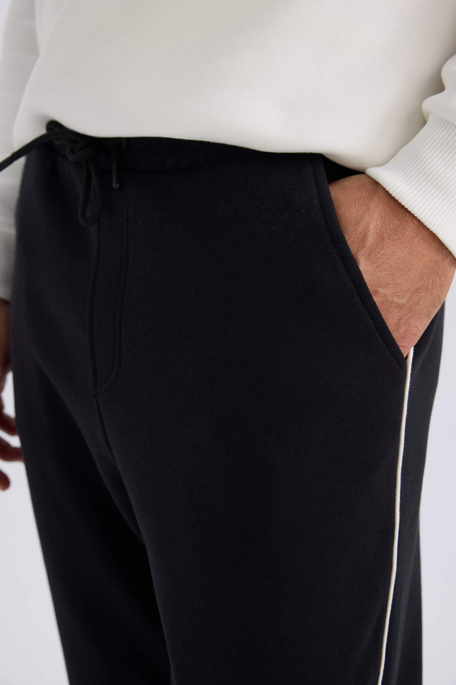 Regular Fit Beli Bağcıklı Lastikli Paça Cepli Basic Düz Kalın Jogger Eşofman Altı