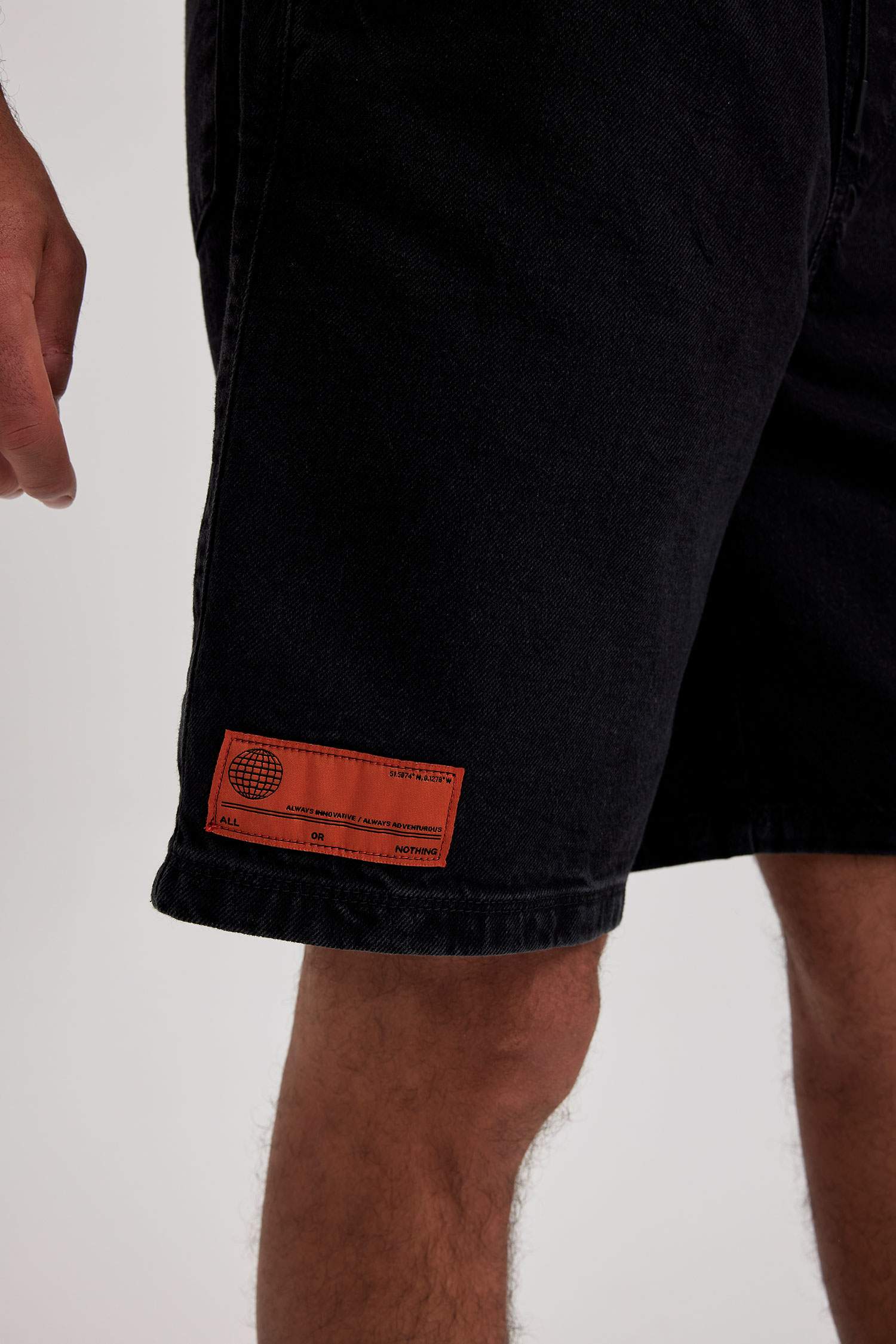 Loose Fit Jeans Bermuda