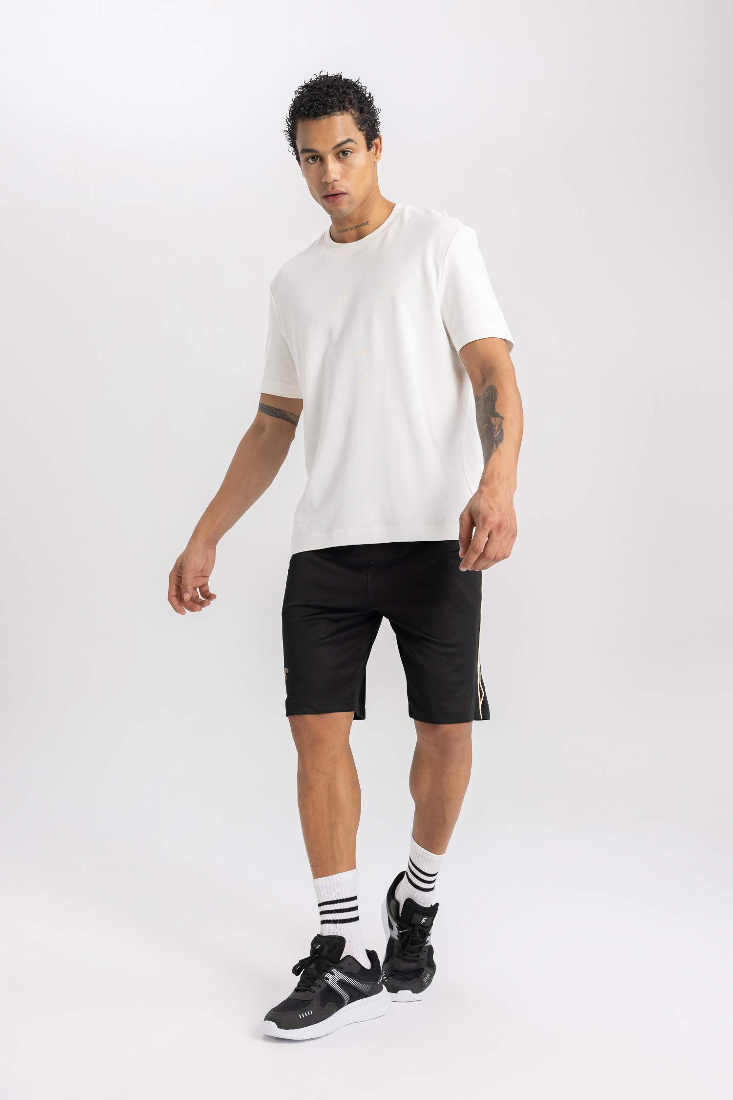 DeFactoFit NBA Chicago Bulls Standart Fit Kısa Paça Şort