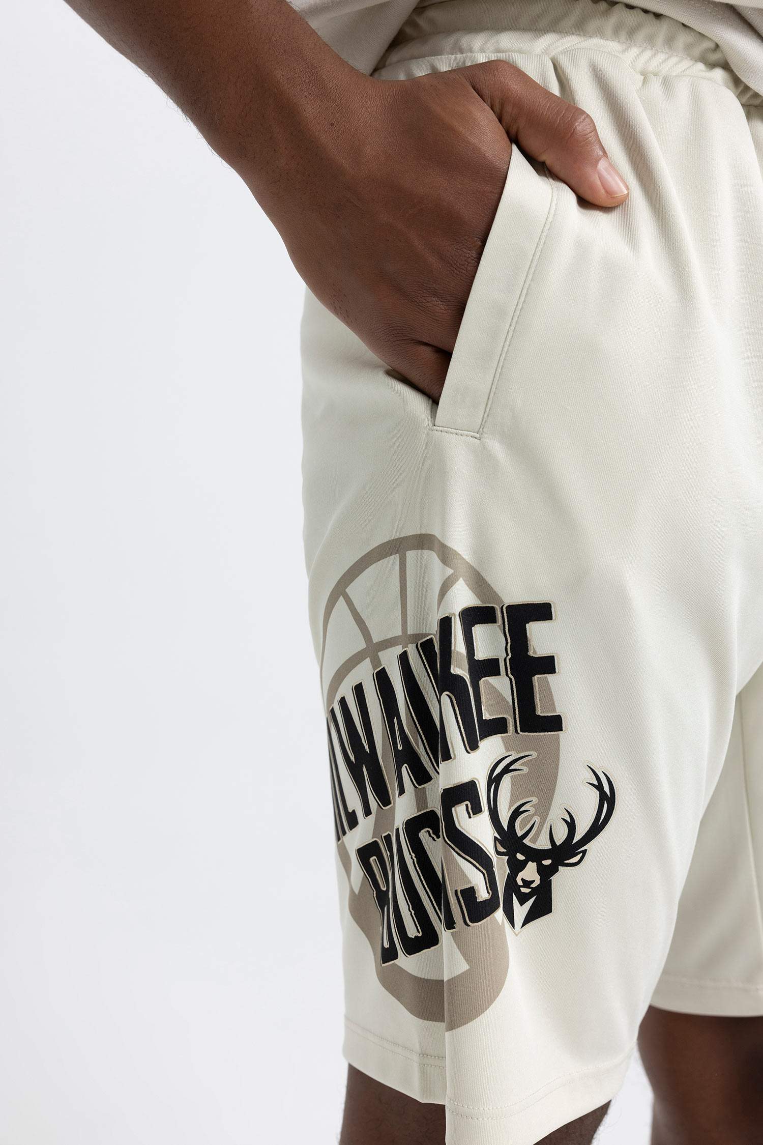 NBA Milwaukee Bucks Лицензиялық Шолақ шалбар
