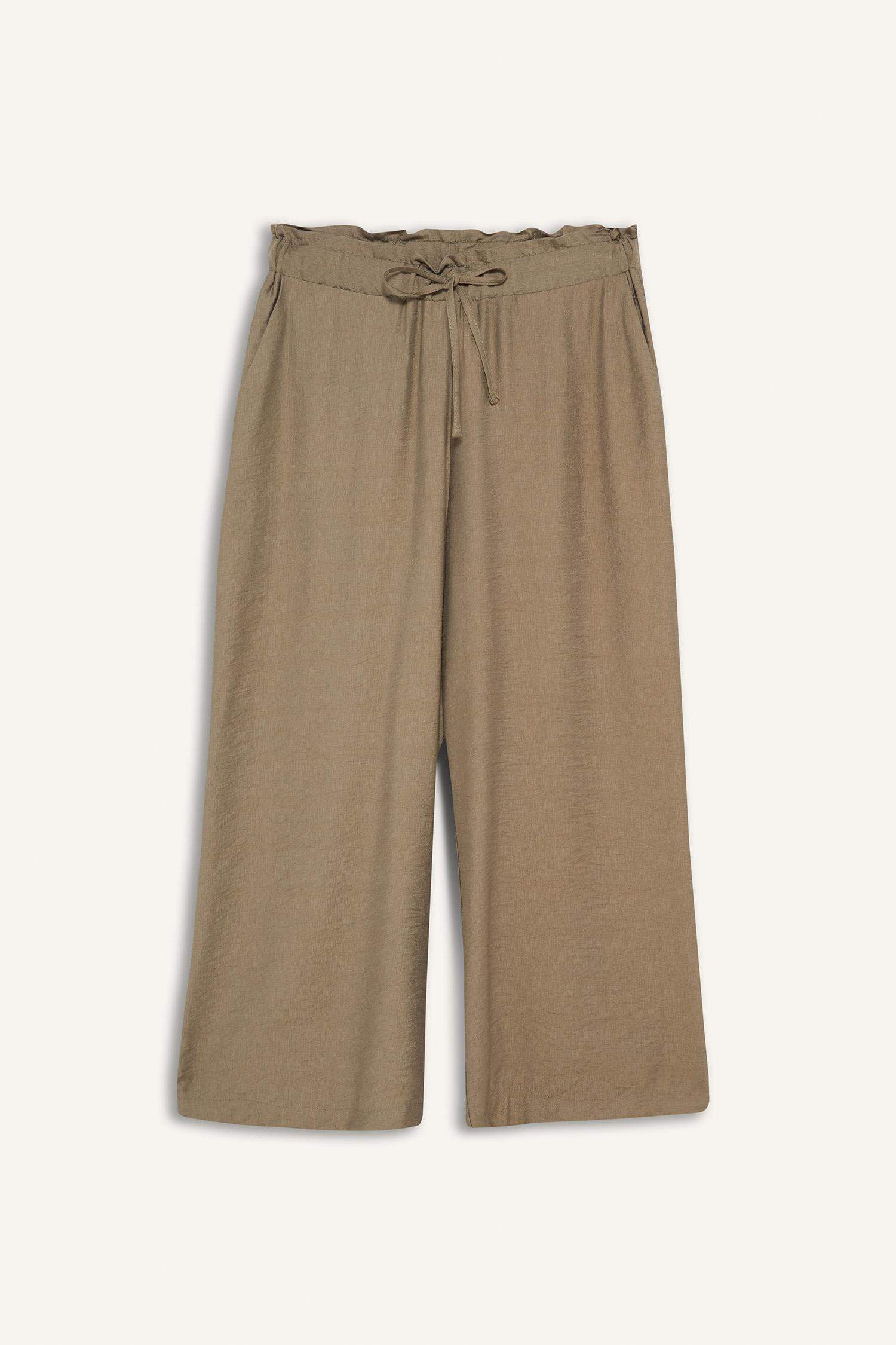 بنطلون كابري برجل عادية وخصر مطاطي