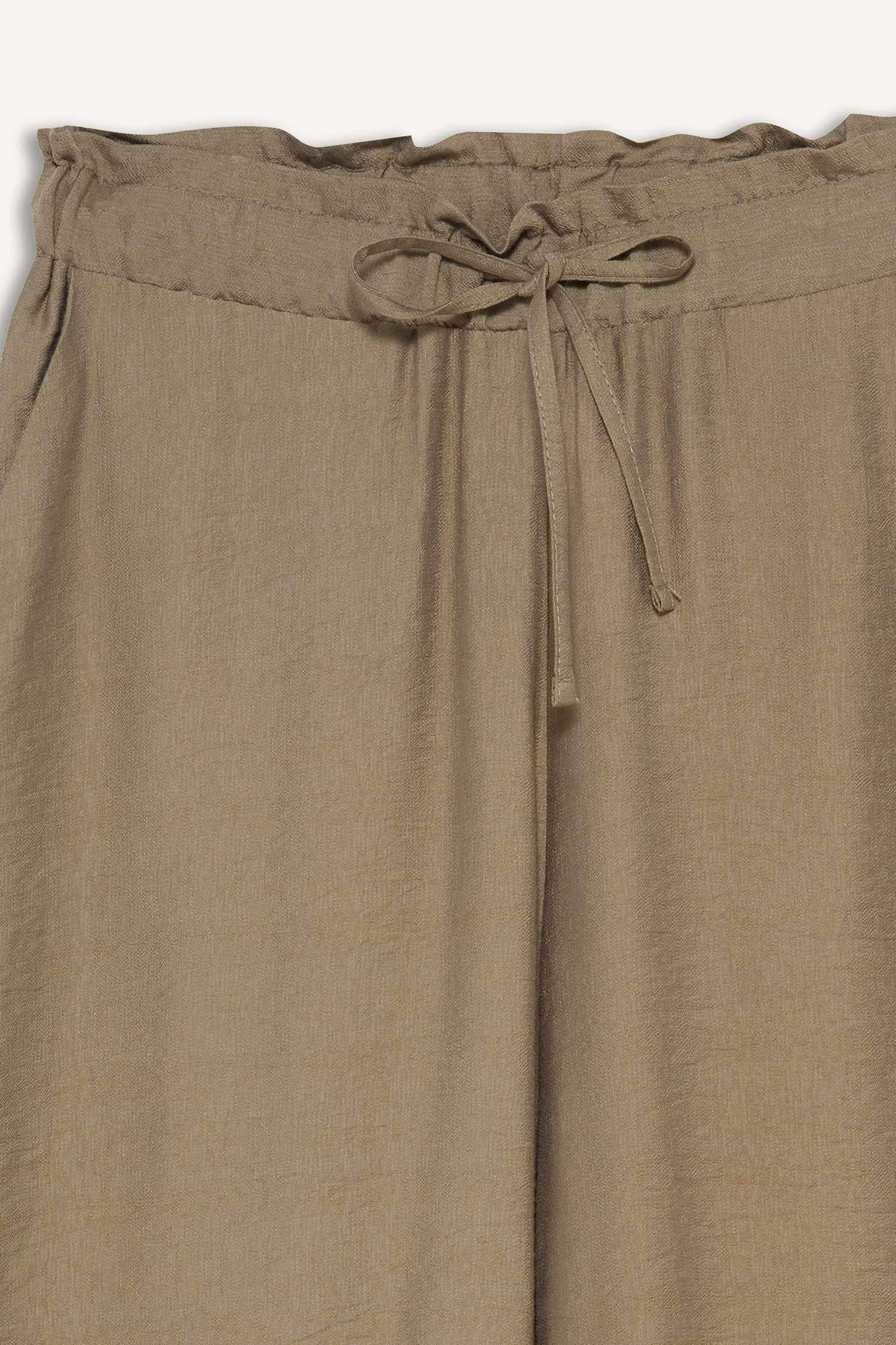 بنطلون كابري برجل عادية وخصر مطاطي