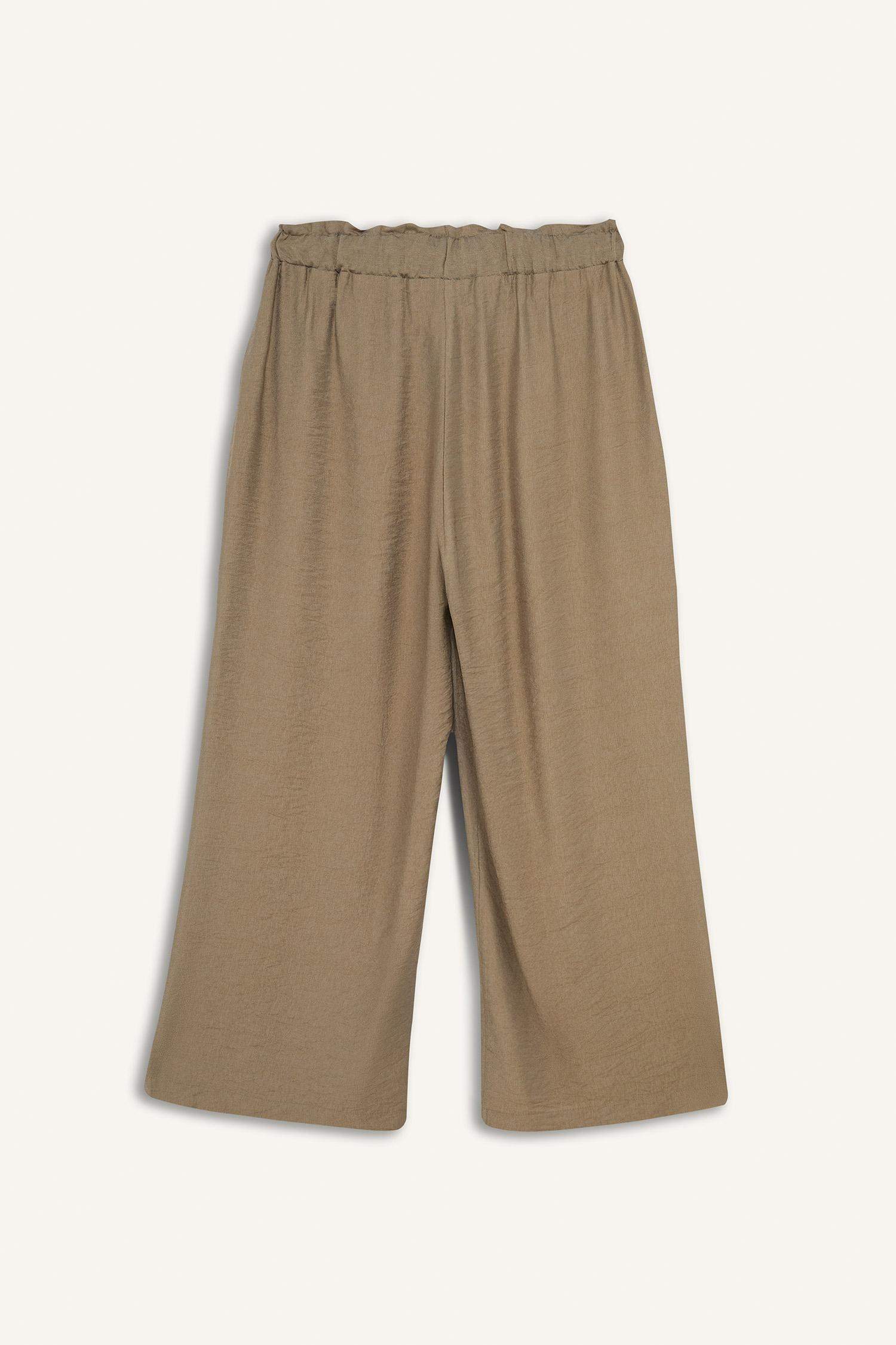 بنطلون كابري برجل عادية وخصر مطاطي