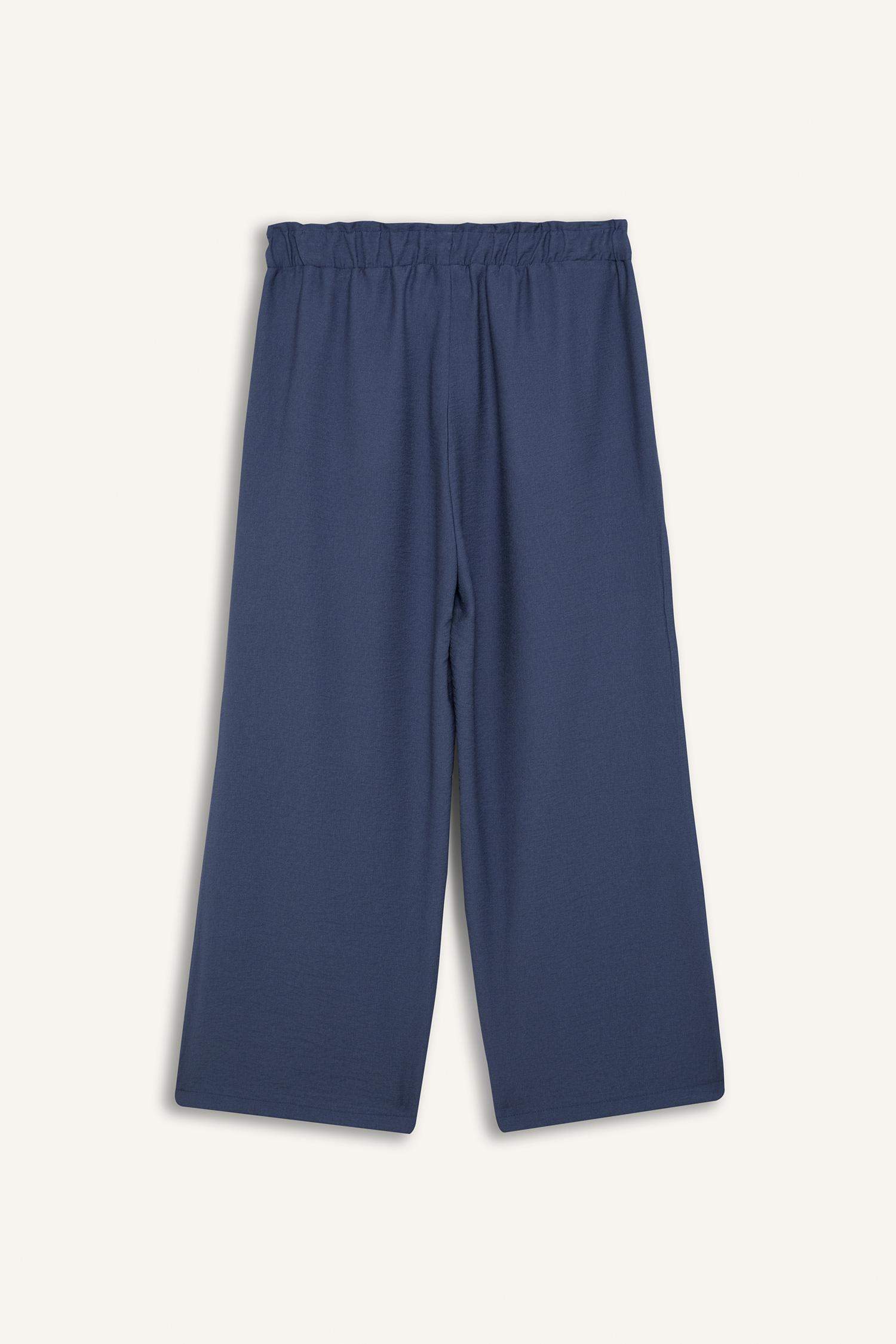 بنطلون كابري برجل عادية وخصر مطاطي