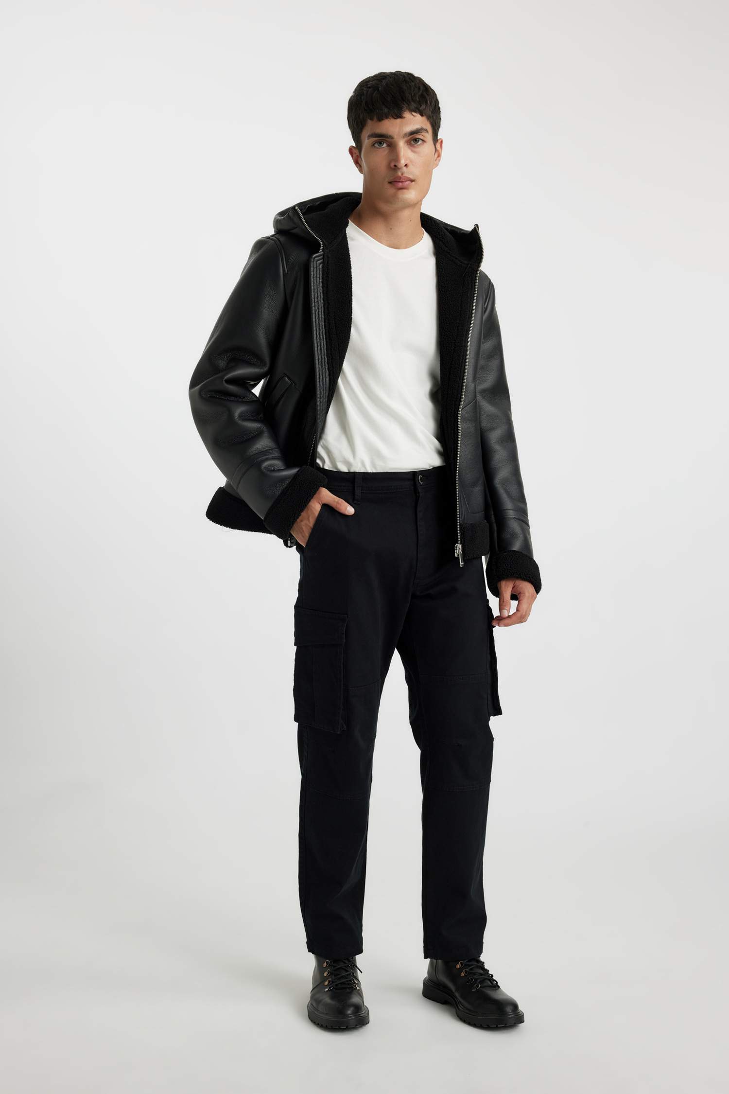 بنطلون جبردين وايد ليج برجل عادية بجيب كارجو