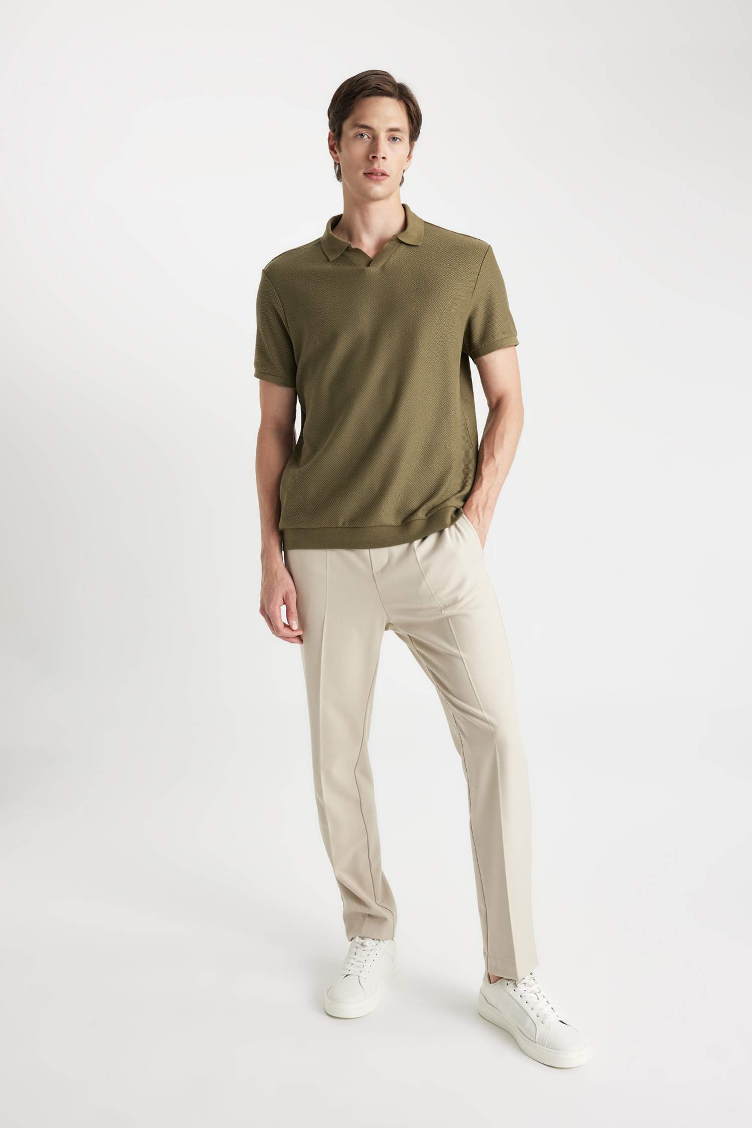 تيشيرت بولو نص كم مظهر محبوك قصة عادية