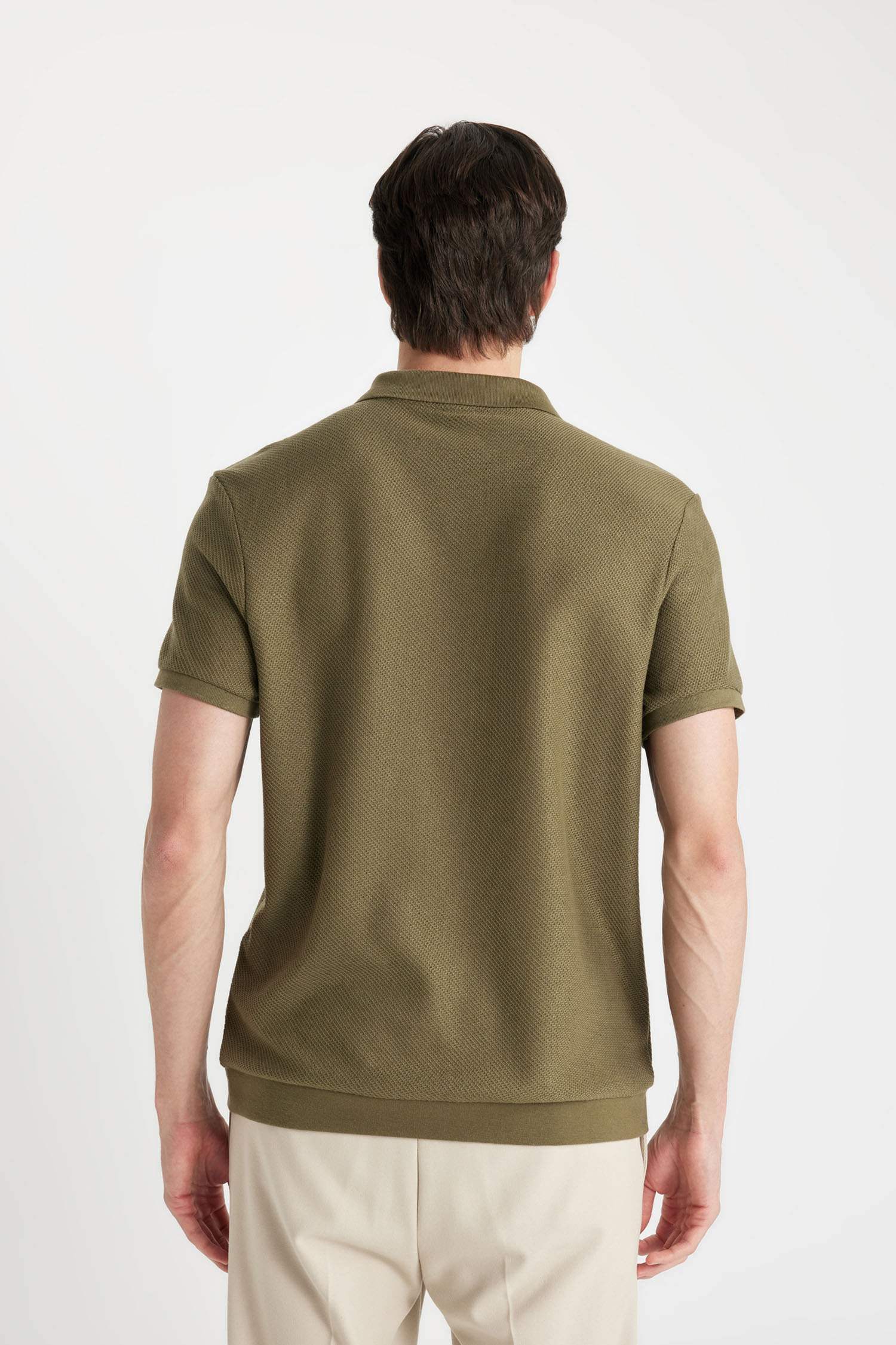 تيشيرت بولو نص كم مظهر محبوك قصة عادية