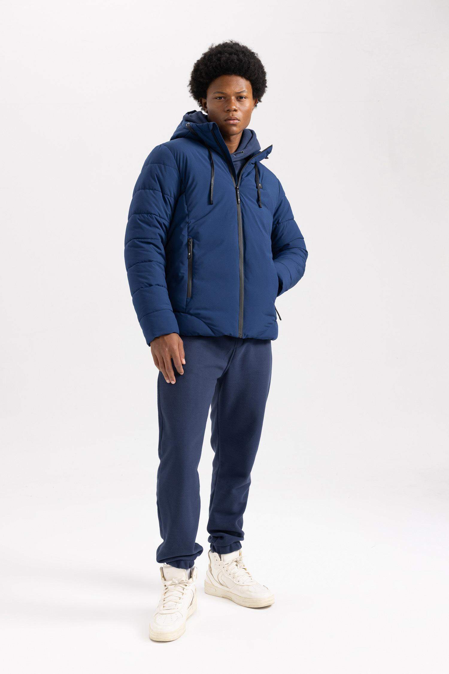 бас киімді Пальто