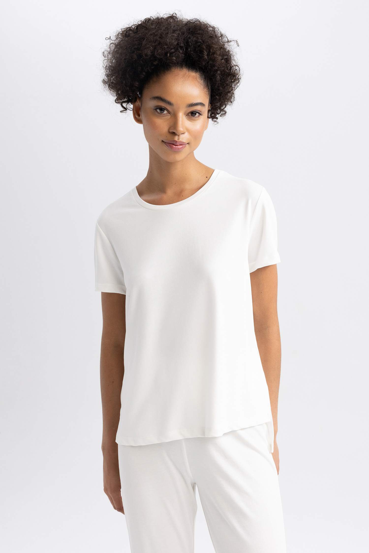 Standard Fit Crew Neck modal Short Sleeve T-Shirt