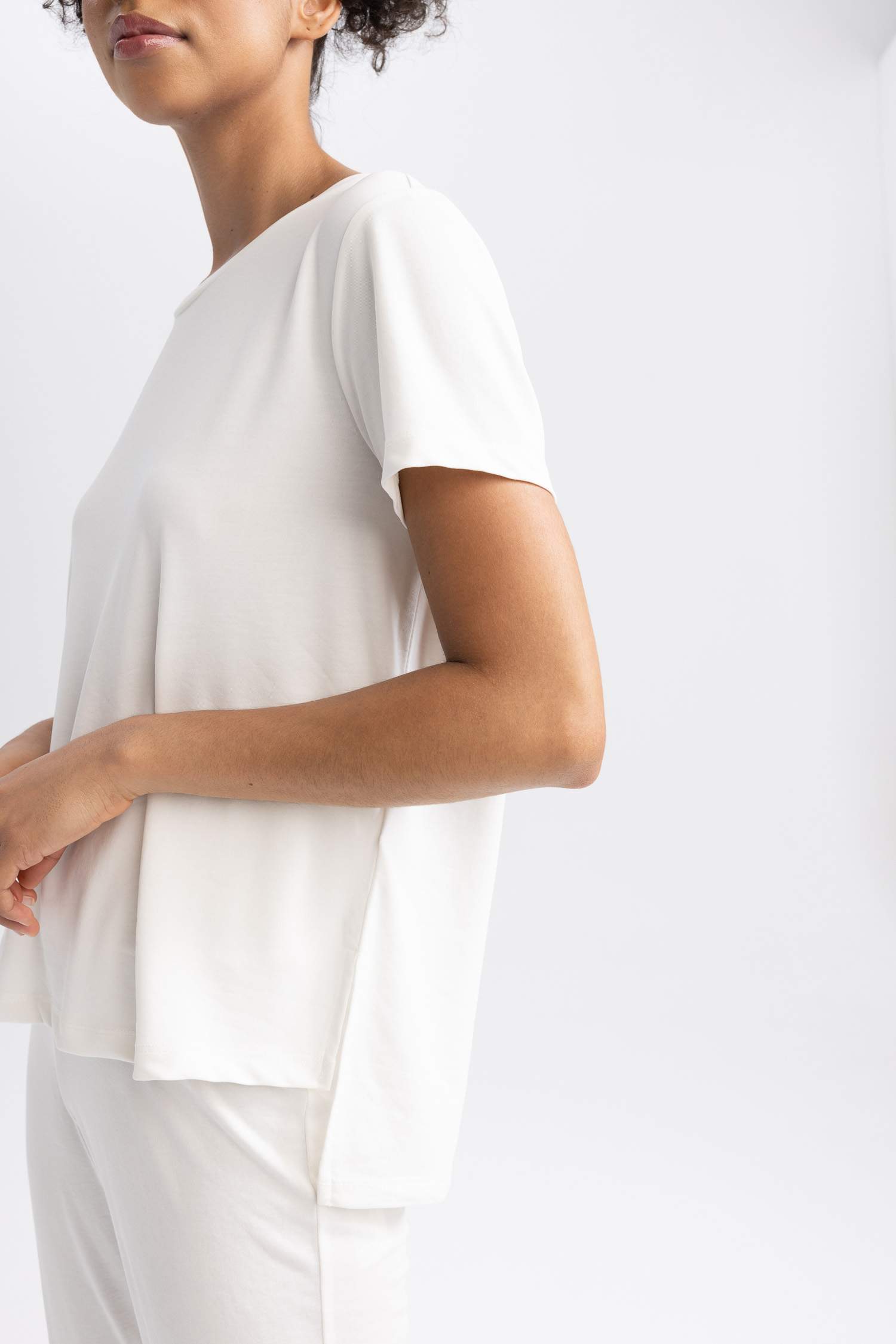 Standard Fit Crew Neck modal Short Sleeve T-Shirt