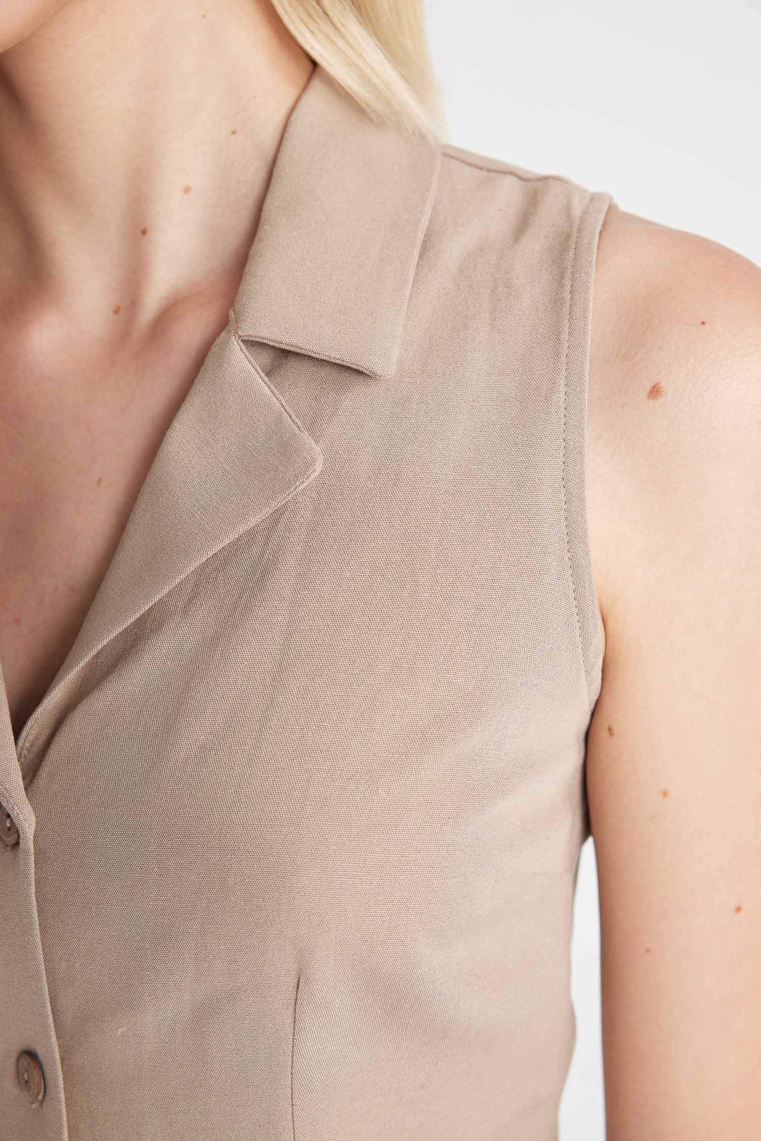 قميص بدون ردن ممزوج بالكتان وياخة بجامة