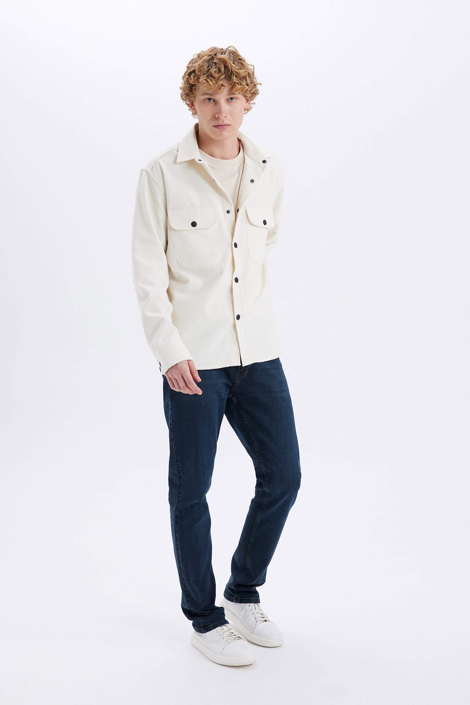 قميص كم طويل قصة مريحة بجيب