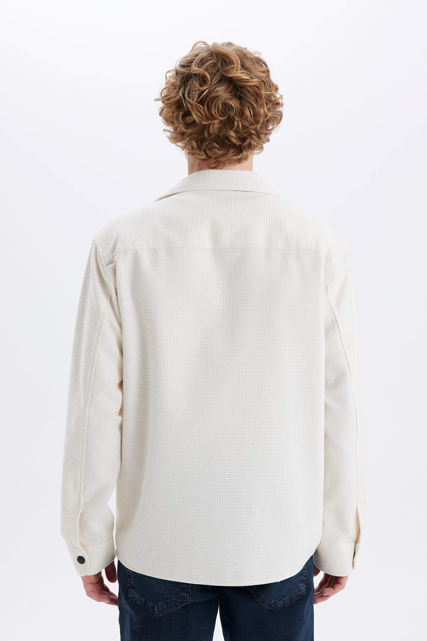 قميص كم طويل قصة مريحة بجيب