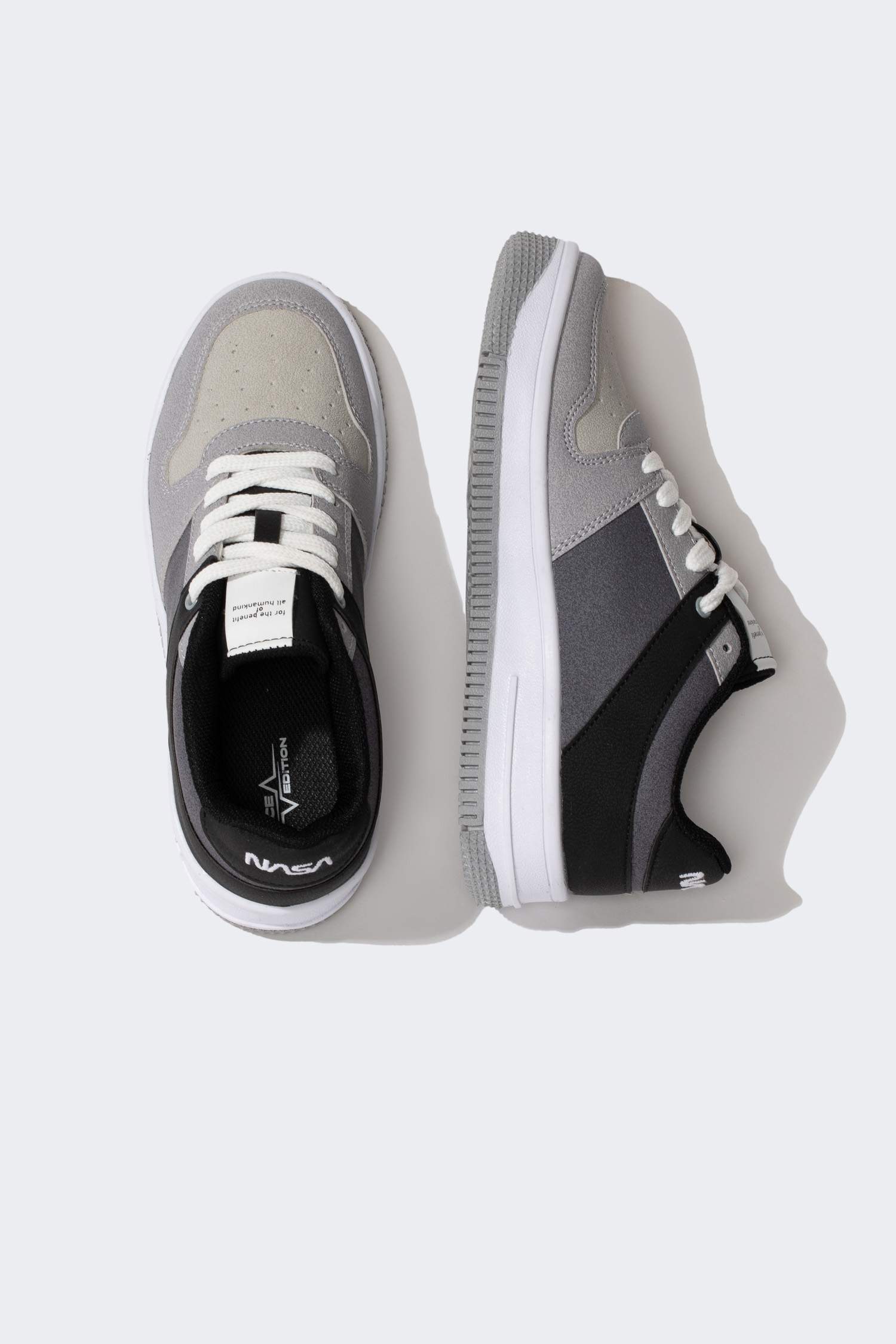 Кроссовки на плоской подошве из искусственной кожи для мальчиков