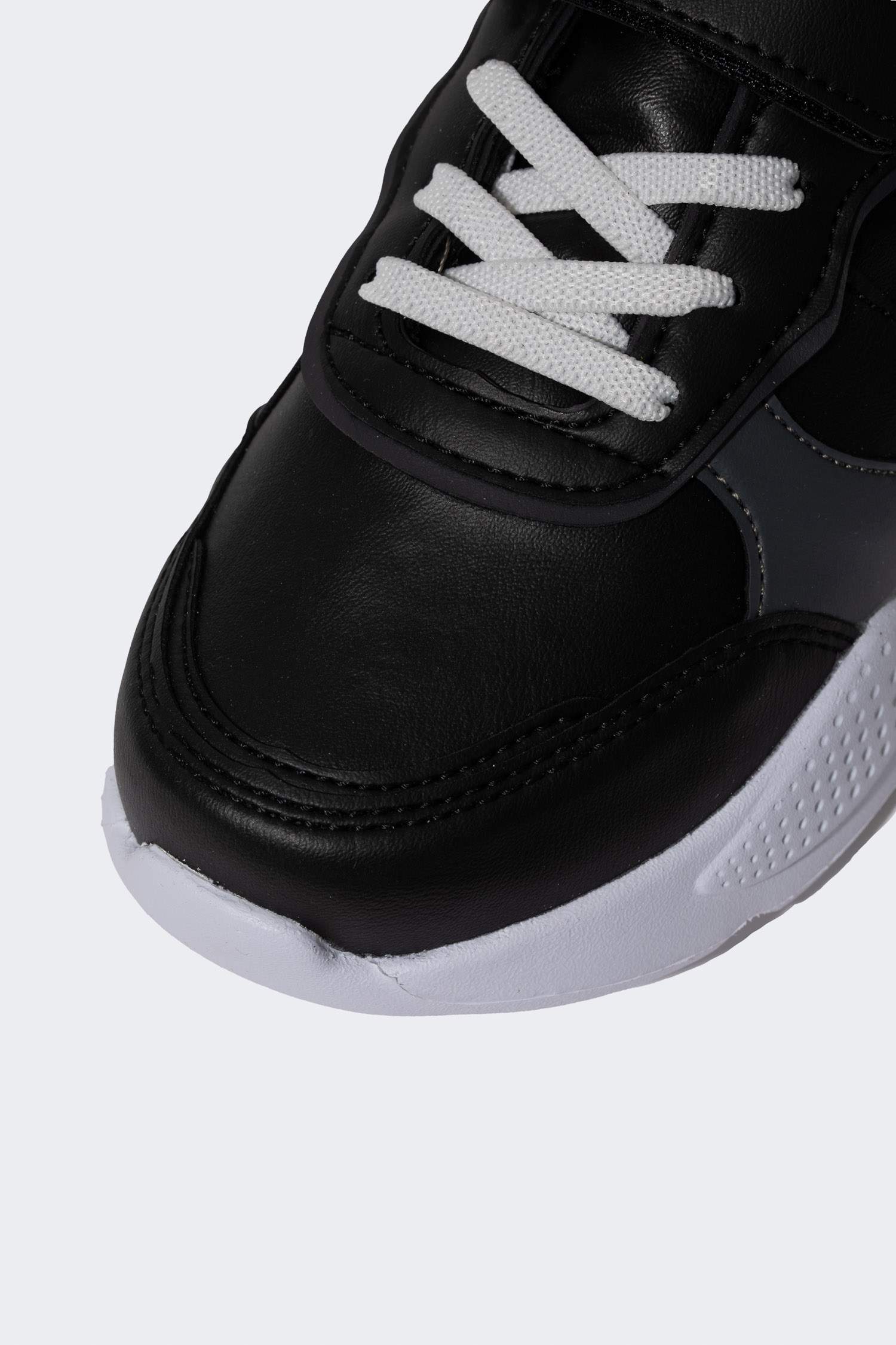 Кроссовки на высокой подошве для мальчиков