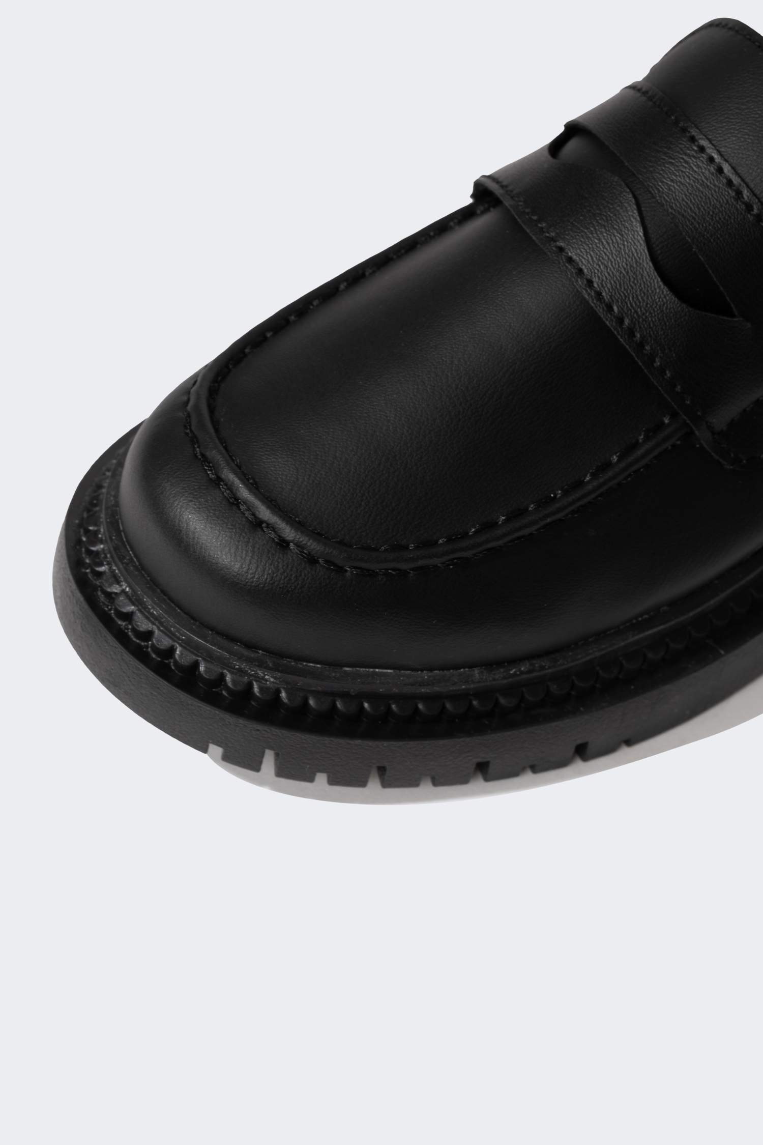 سنيكرز بناتي جلد صناعي