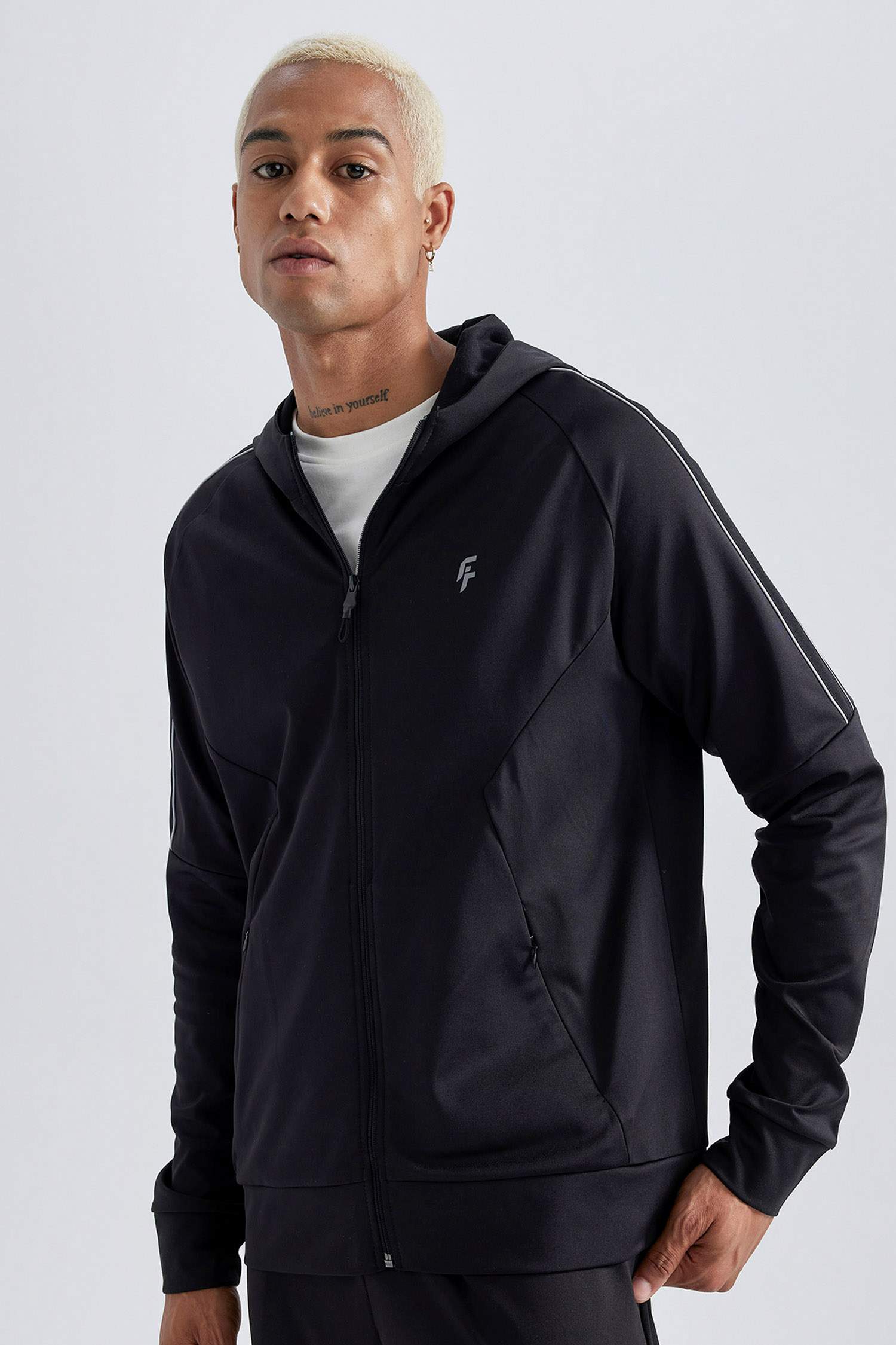 Кардиган приталенного кроя на молнии, DeFactoFit