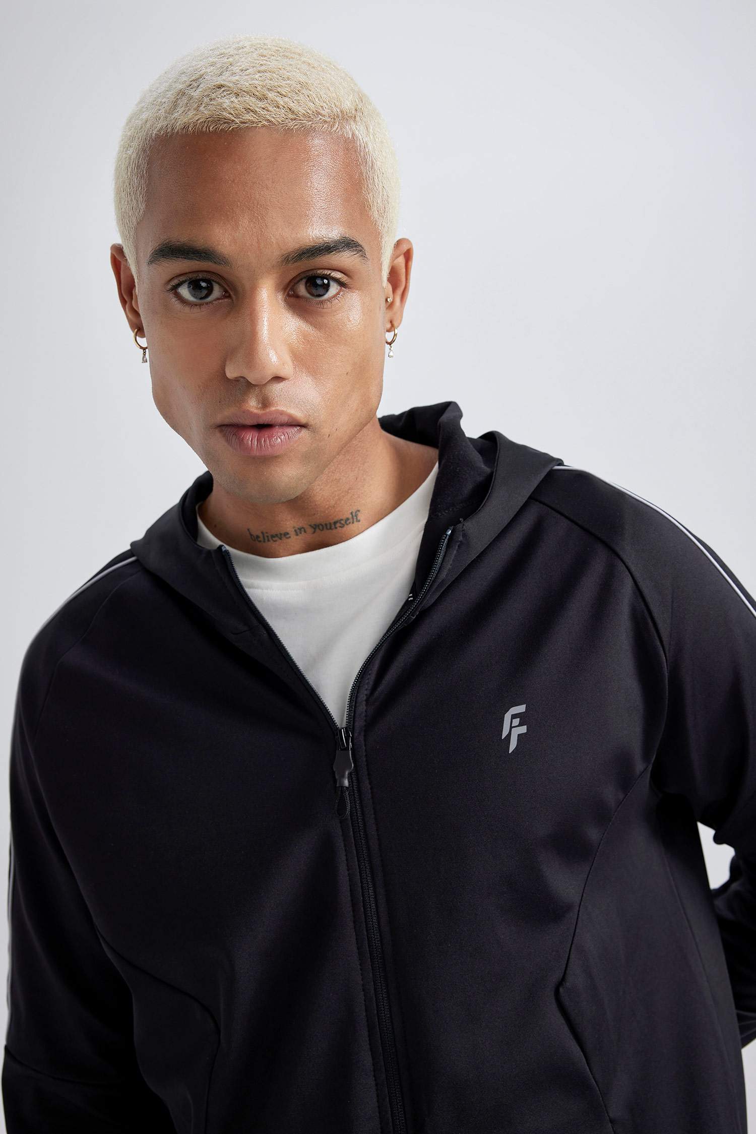 Кардиган приталенного кроя на молнии, DeFactoFit