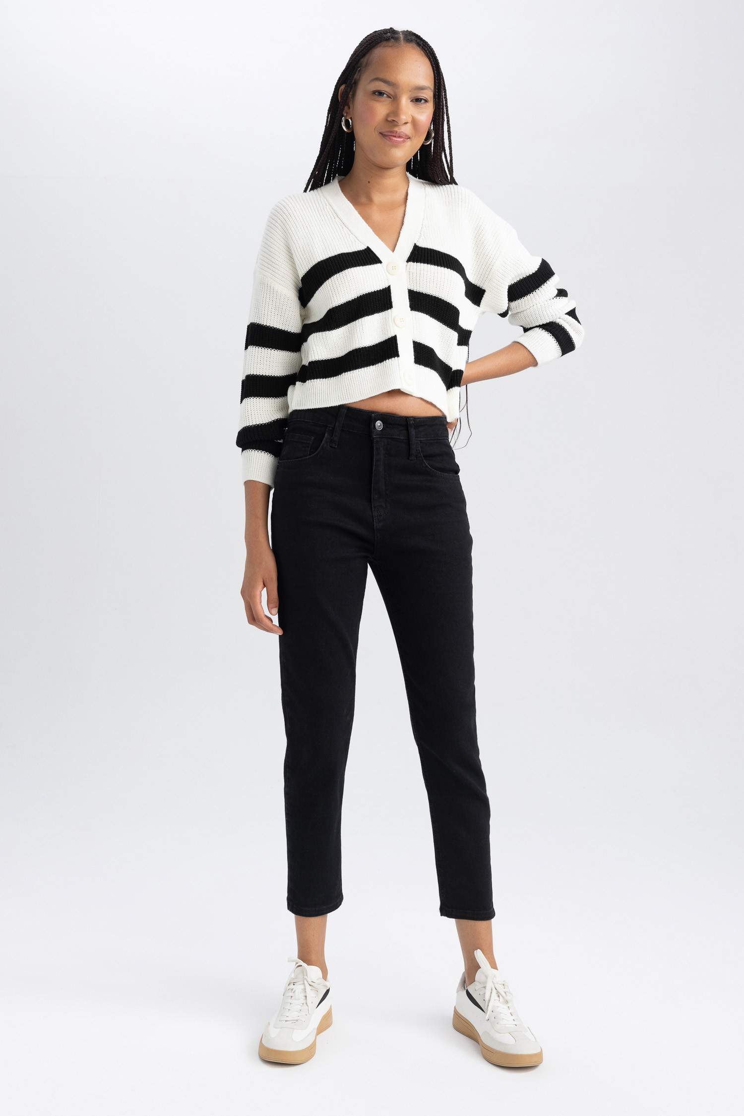 بنطلون جينز قصة مريحة