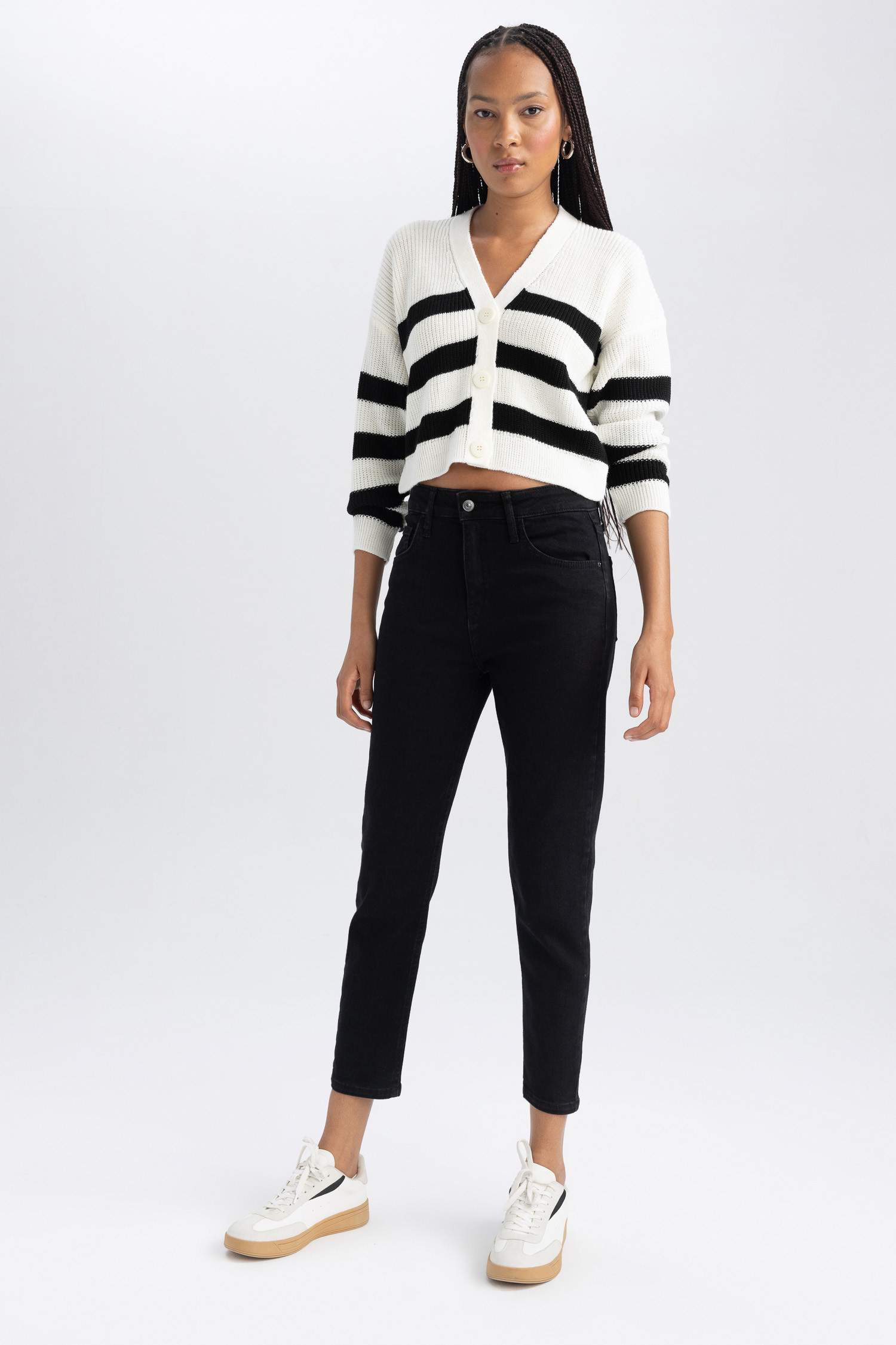 بنطلون جينز قصة مريحة