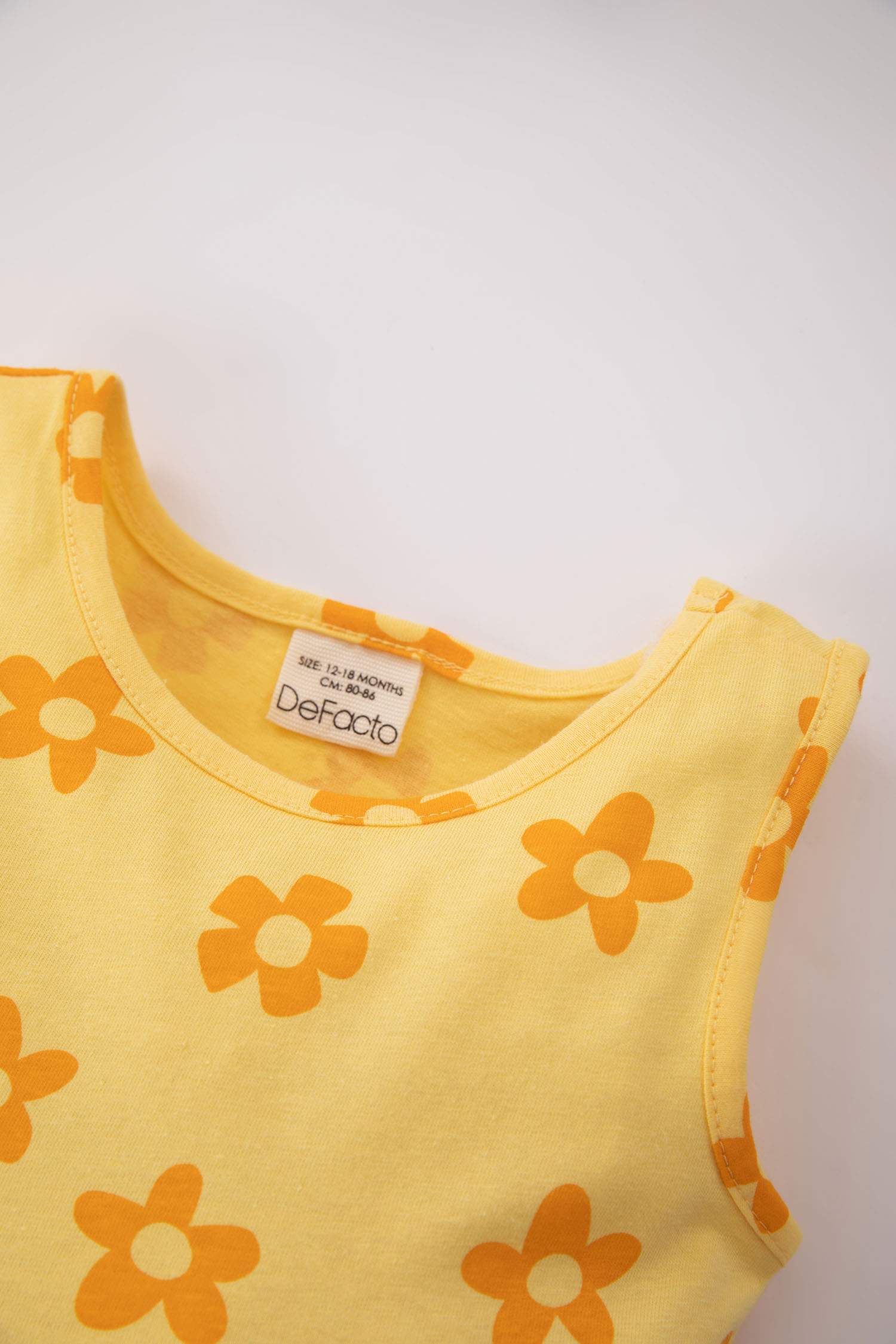 فستان بناتي فلورال بقصة عادية بدون أكمام