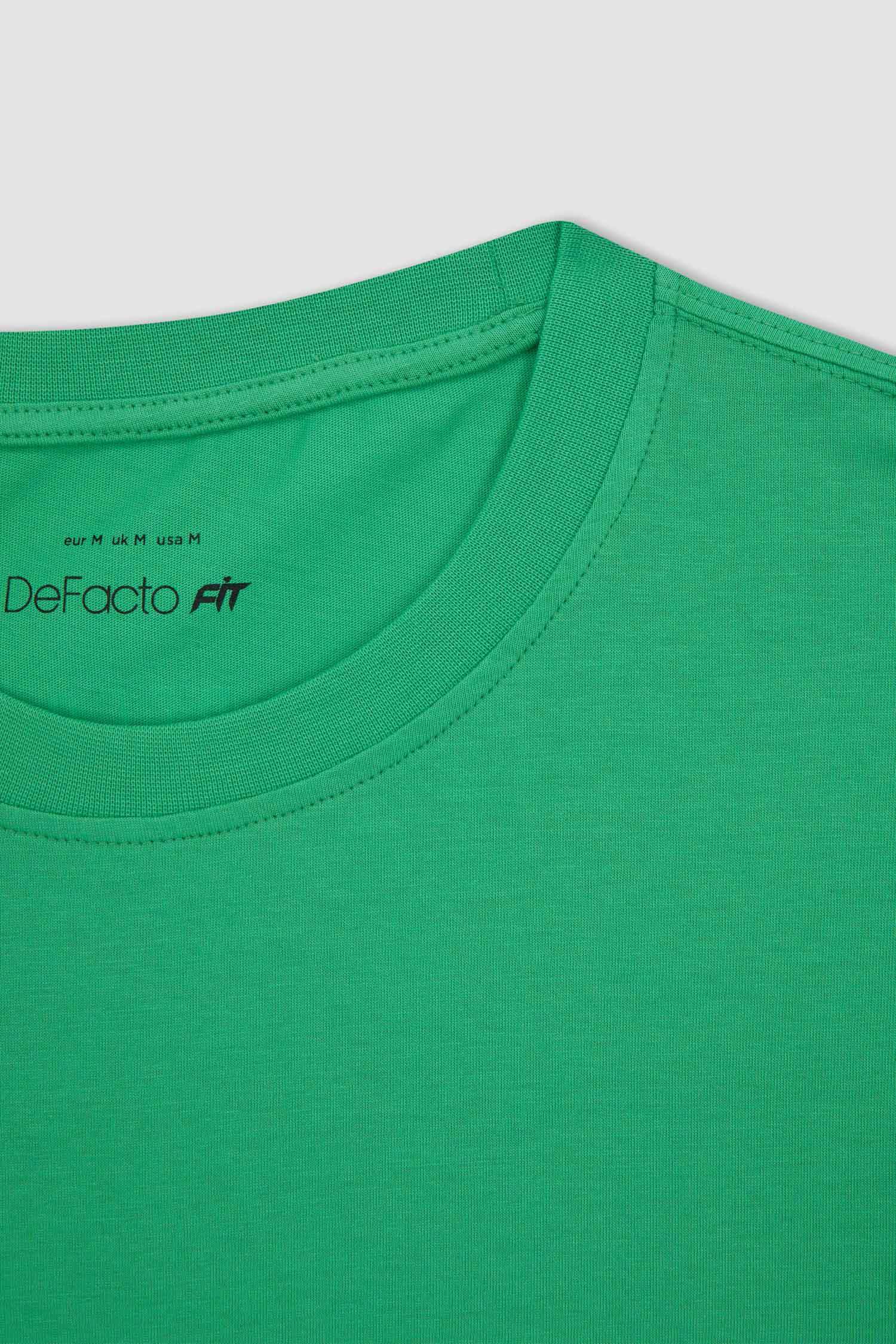 дөңгелек жаға басып шығарылған Футболка