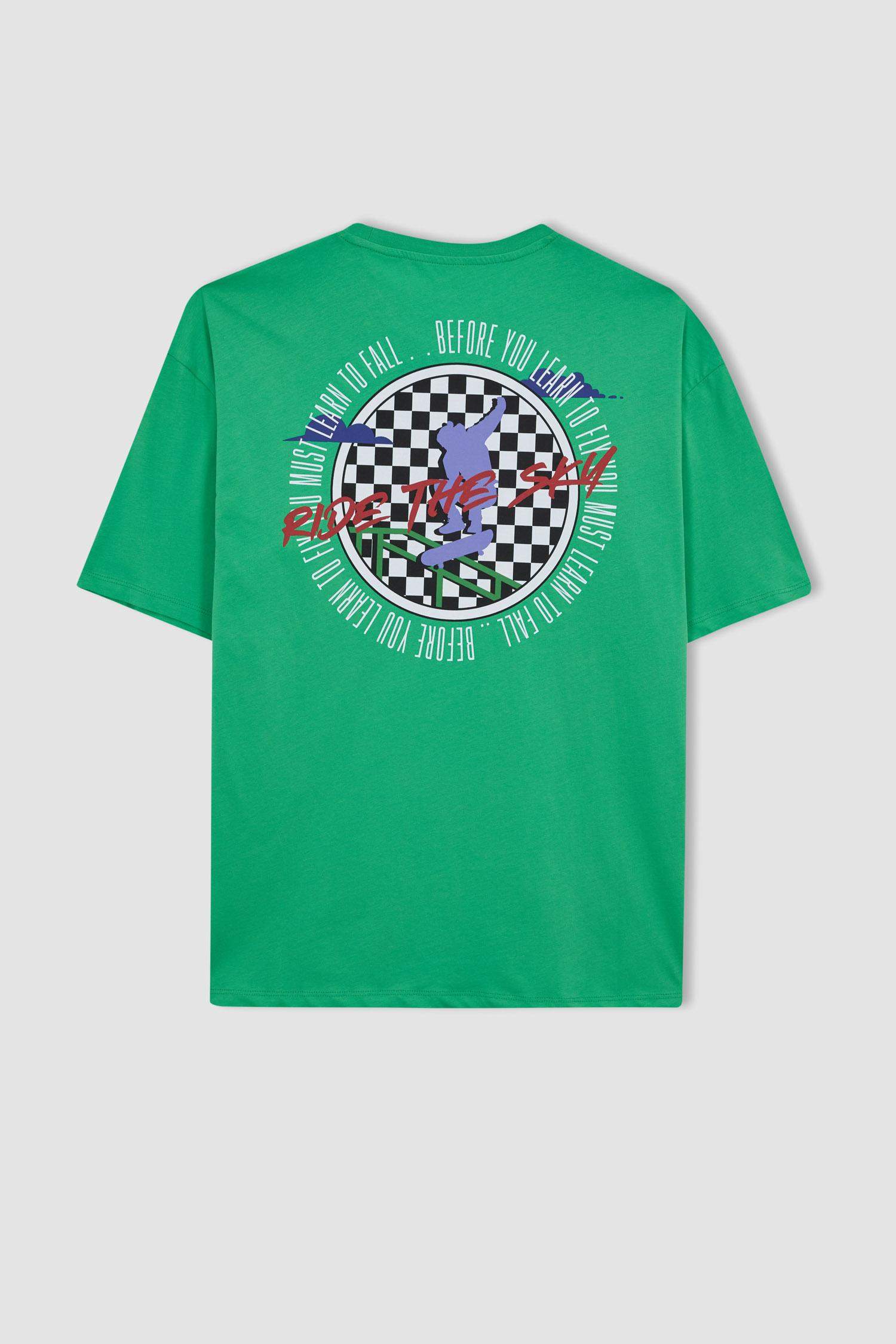 дөңгелек жаға басып шығарылған Футболка