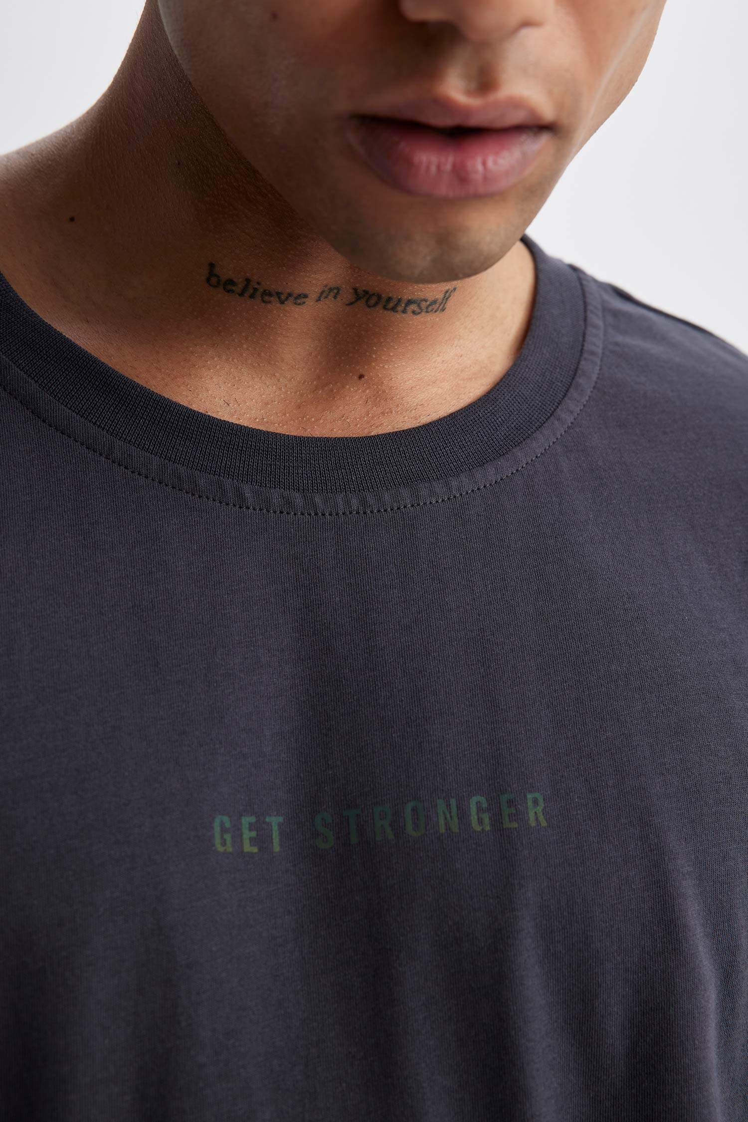 DeFactoFit Oversize Fit Bisiklet Yaka Sırt Baskılı Kısa Kollu Tişört