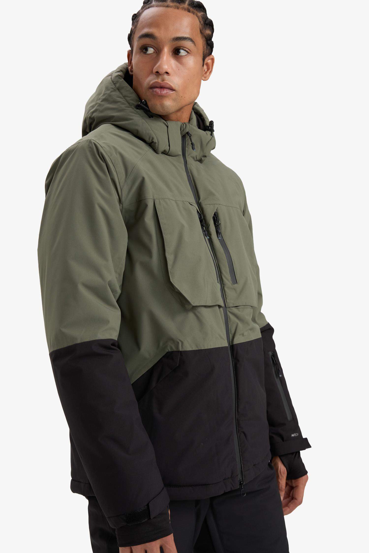 جاكيت تزلج قصة عادية بغطاء للرأس مقاوم للماء من DeFactoFit