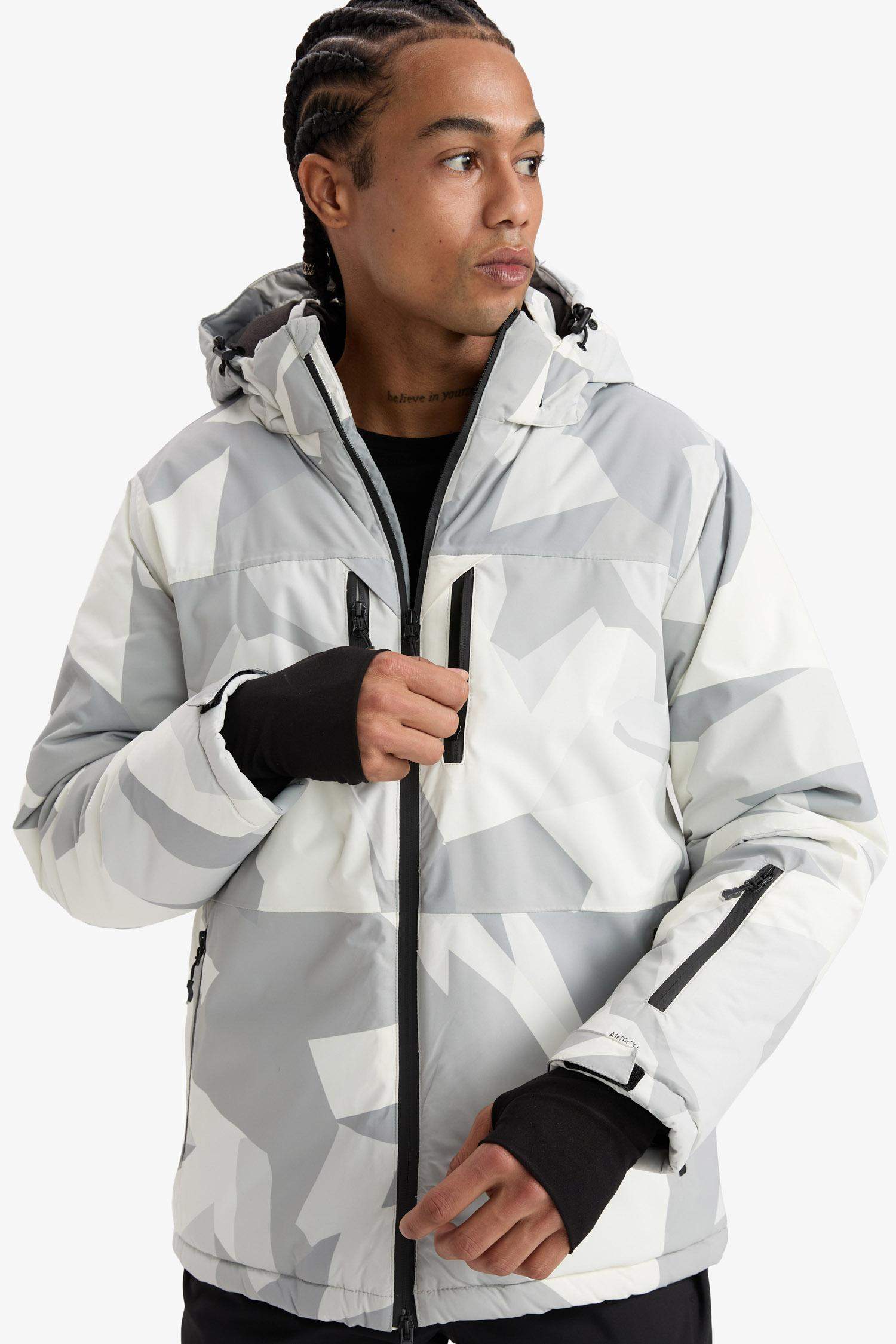 Water Repellent Regular Fit