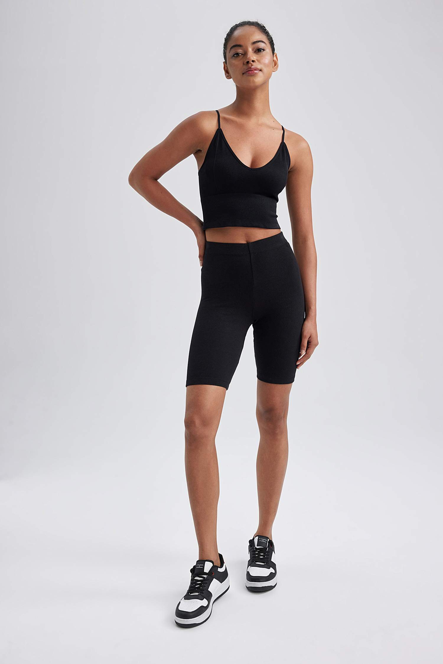 DeFactoFit Seamless V-Neck Sports Crop Top