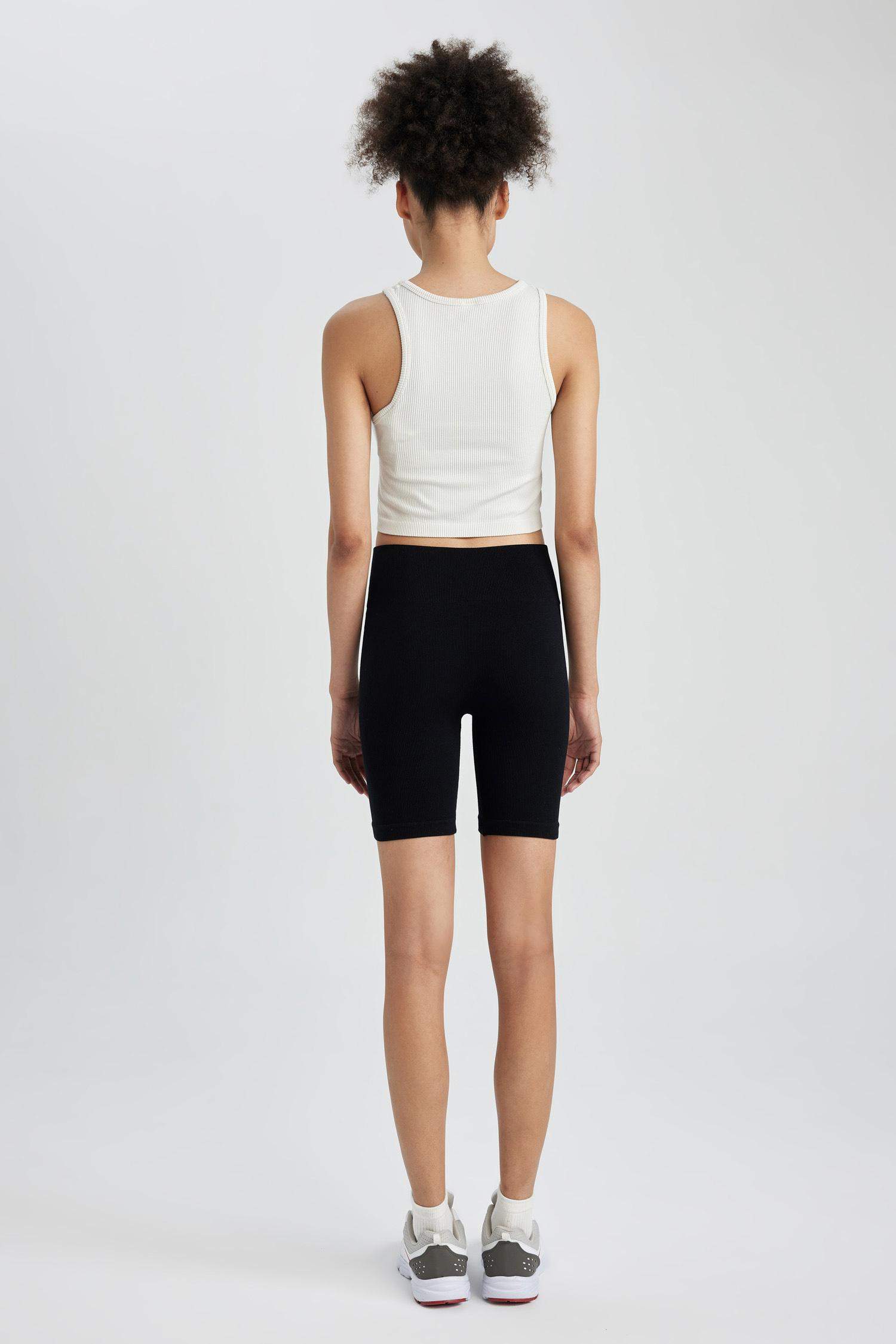 بايكر بخصر عالي قصير