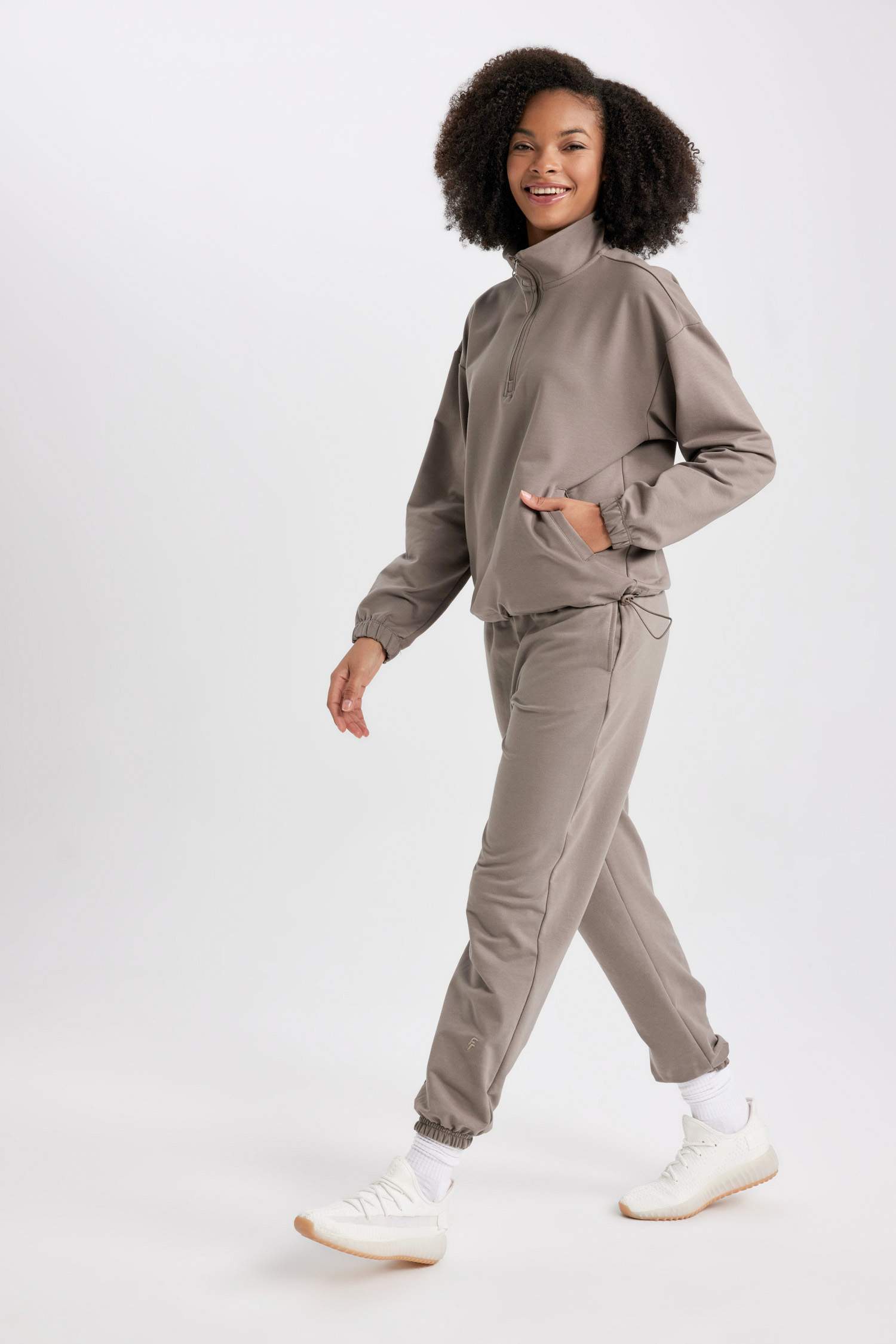 DeFactoFit Standard Fit Pocketed Jogger Sweatpants