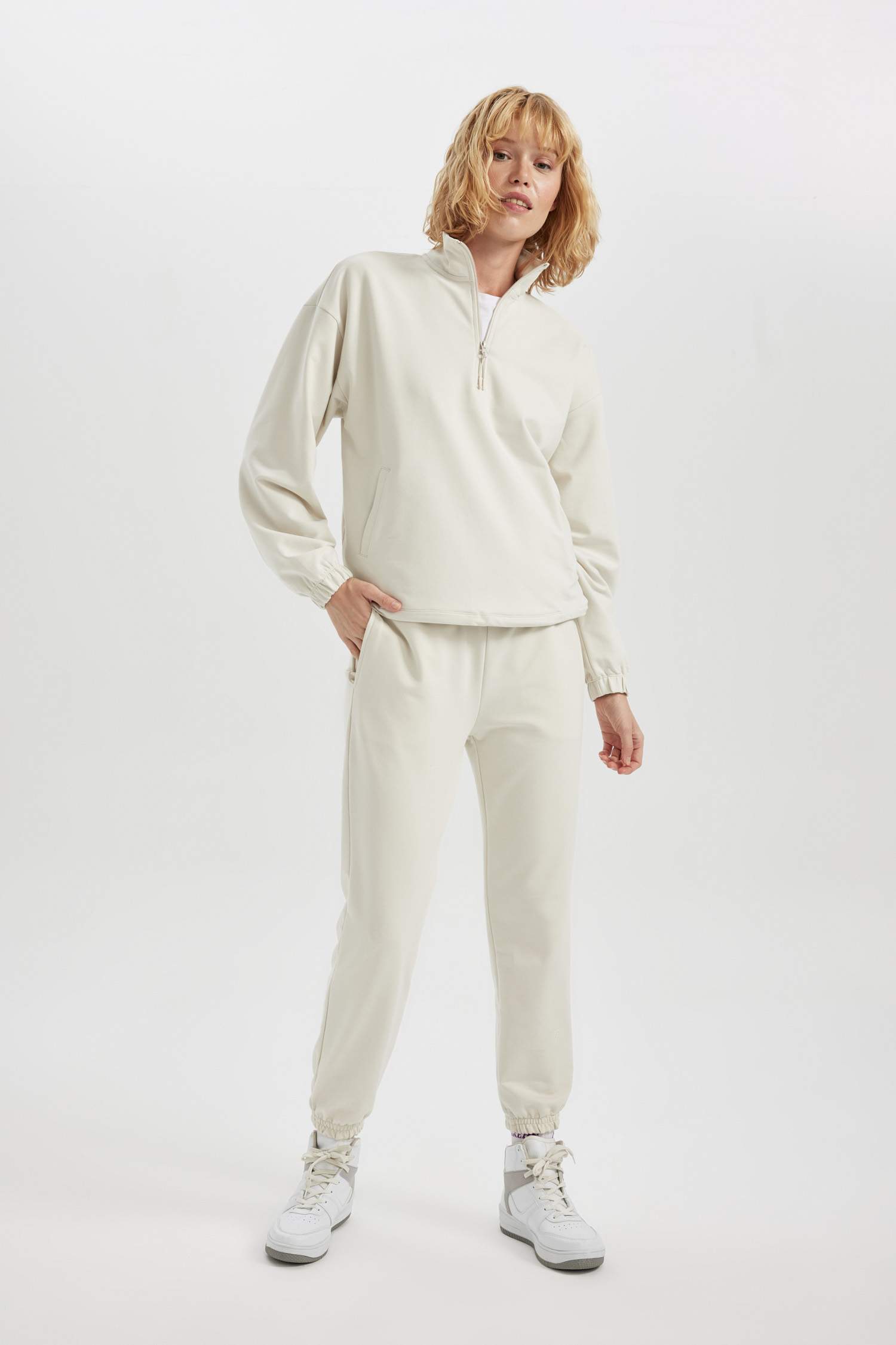 DeFactoFit Standard Fit Pocketed Jogger Leg Standard Sweatpants