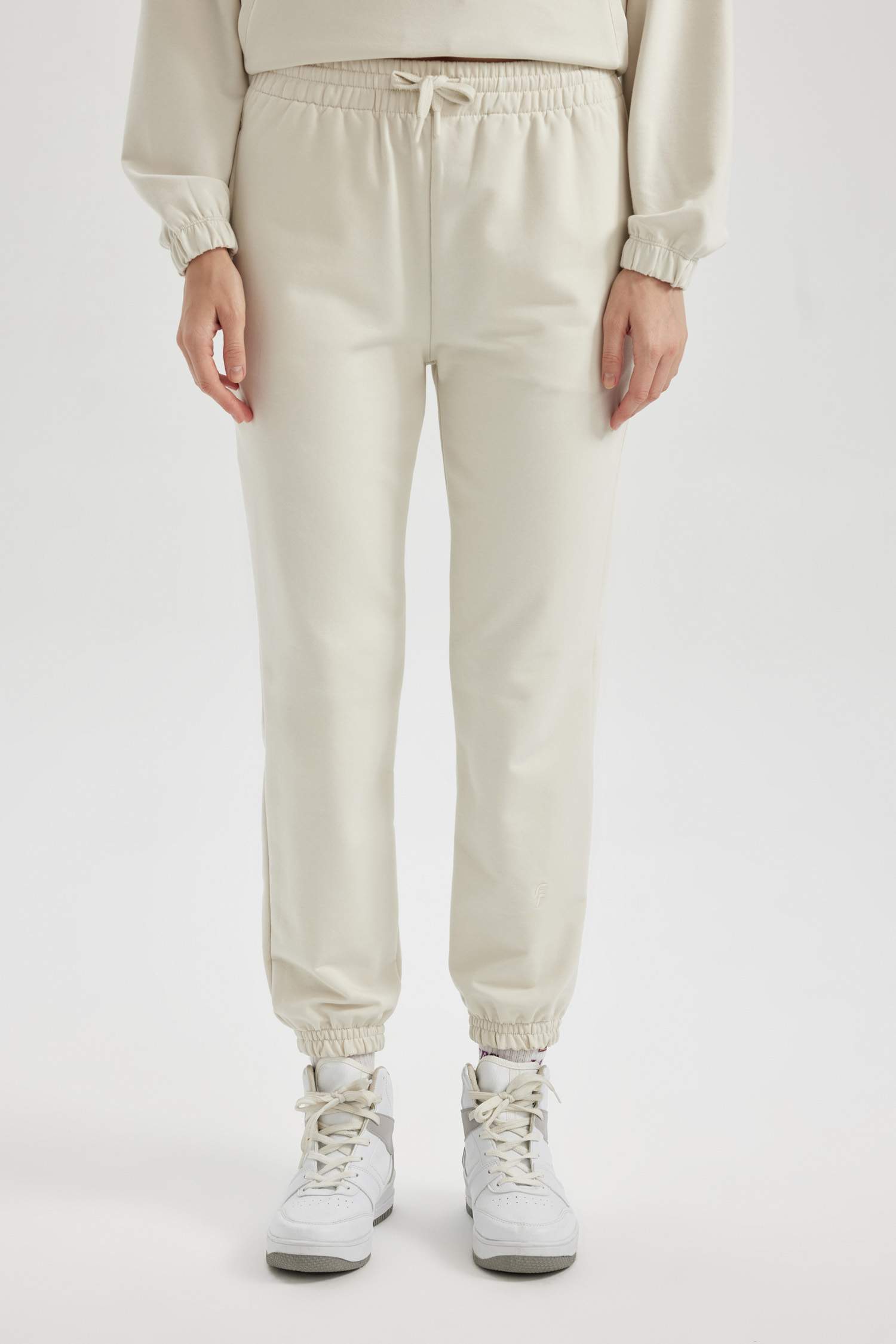 DeFactoFit Standard Fit Pocketed Jogger Leg Standard Sweatpants