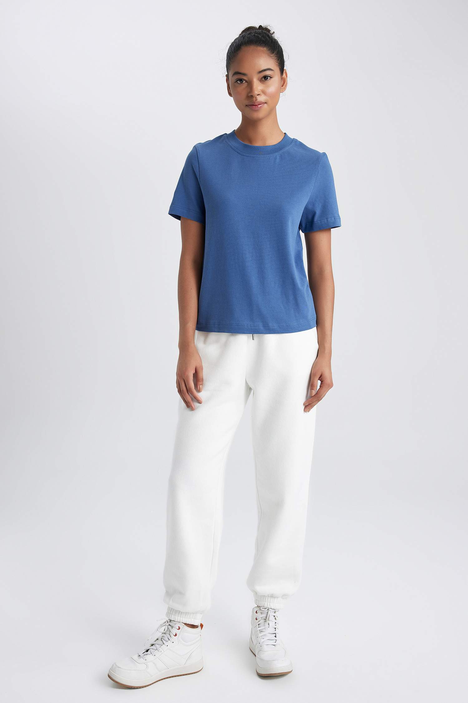 T-Shirt À Manches Courtes Coupe Standard Col Rond