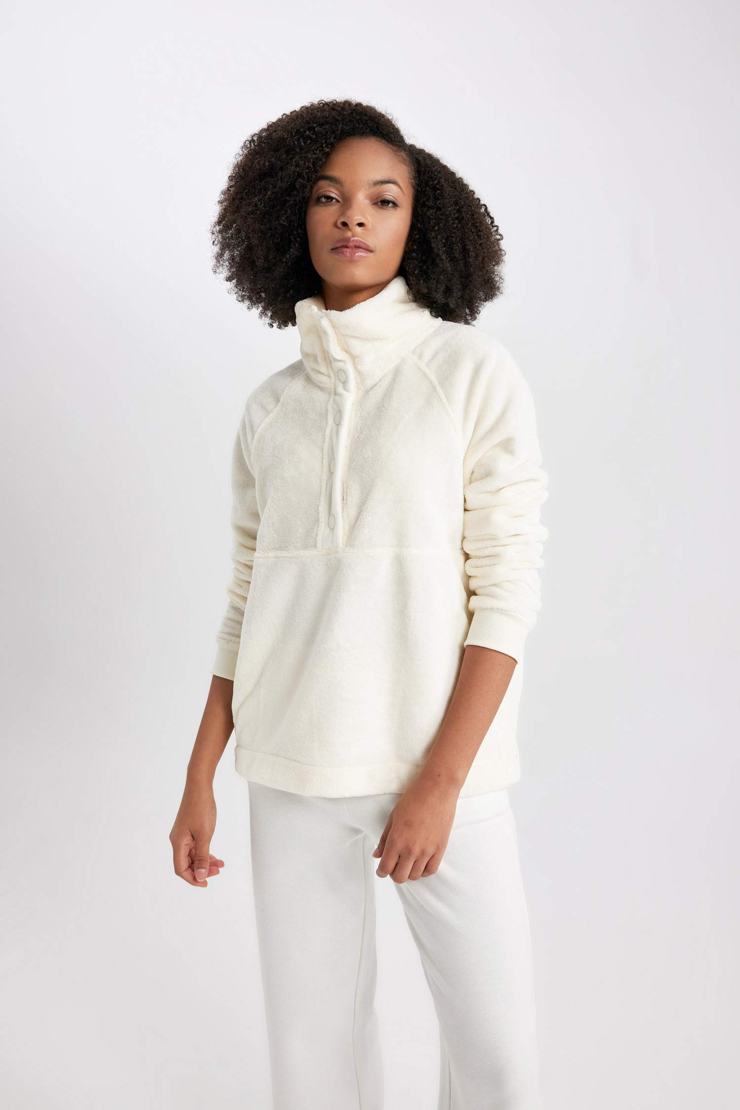 سويت شيرت رياضي قطيفة قصة فضفاضة