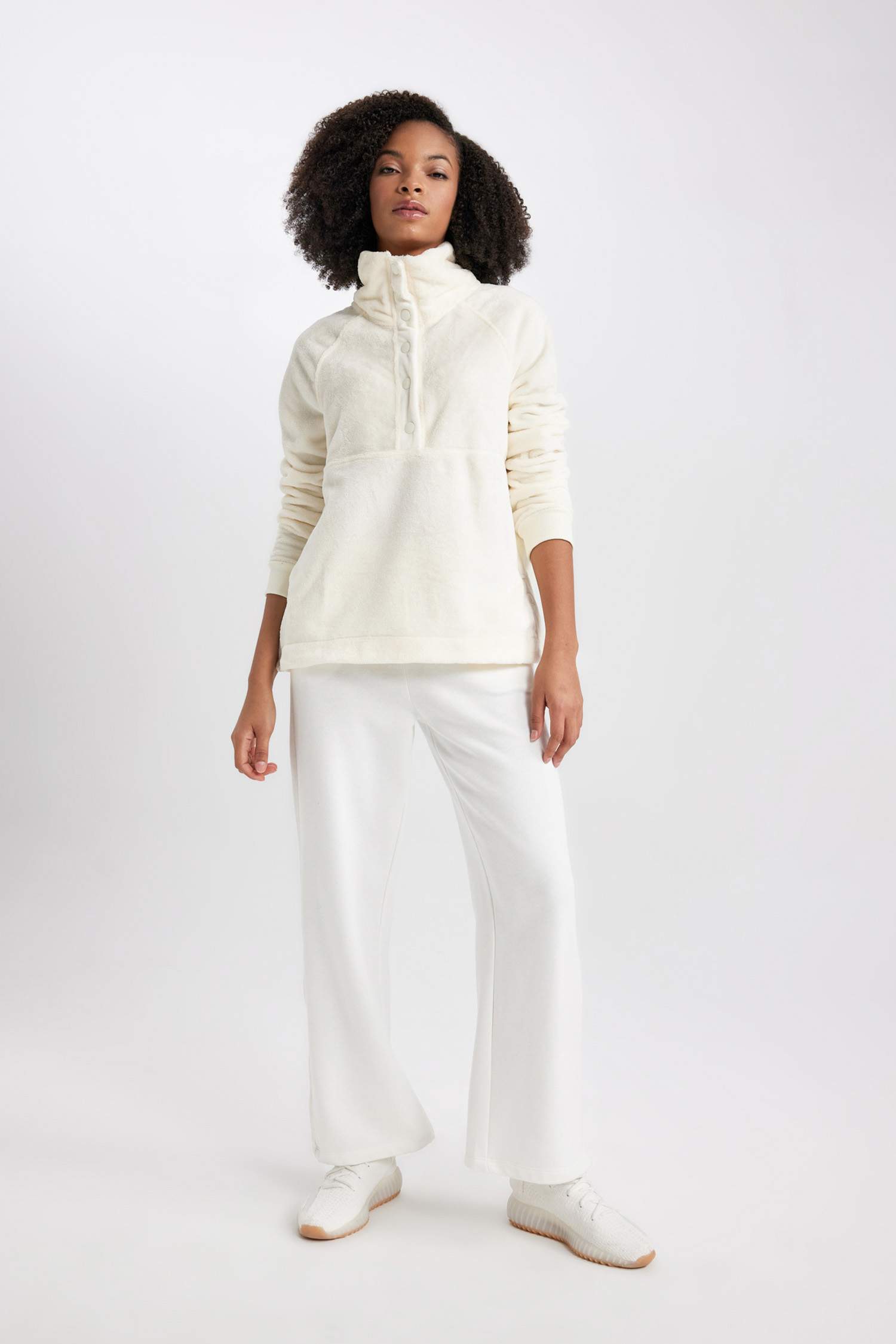 سويت شيرت رياضي قطيفة قصة فضفاضة